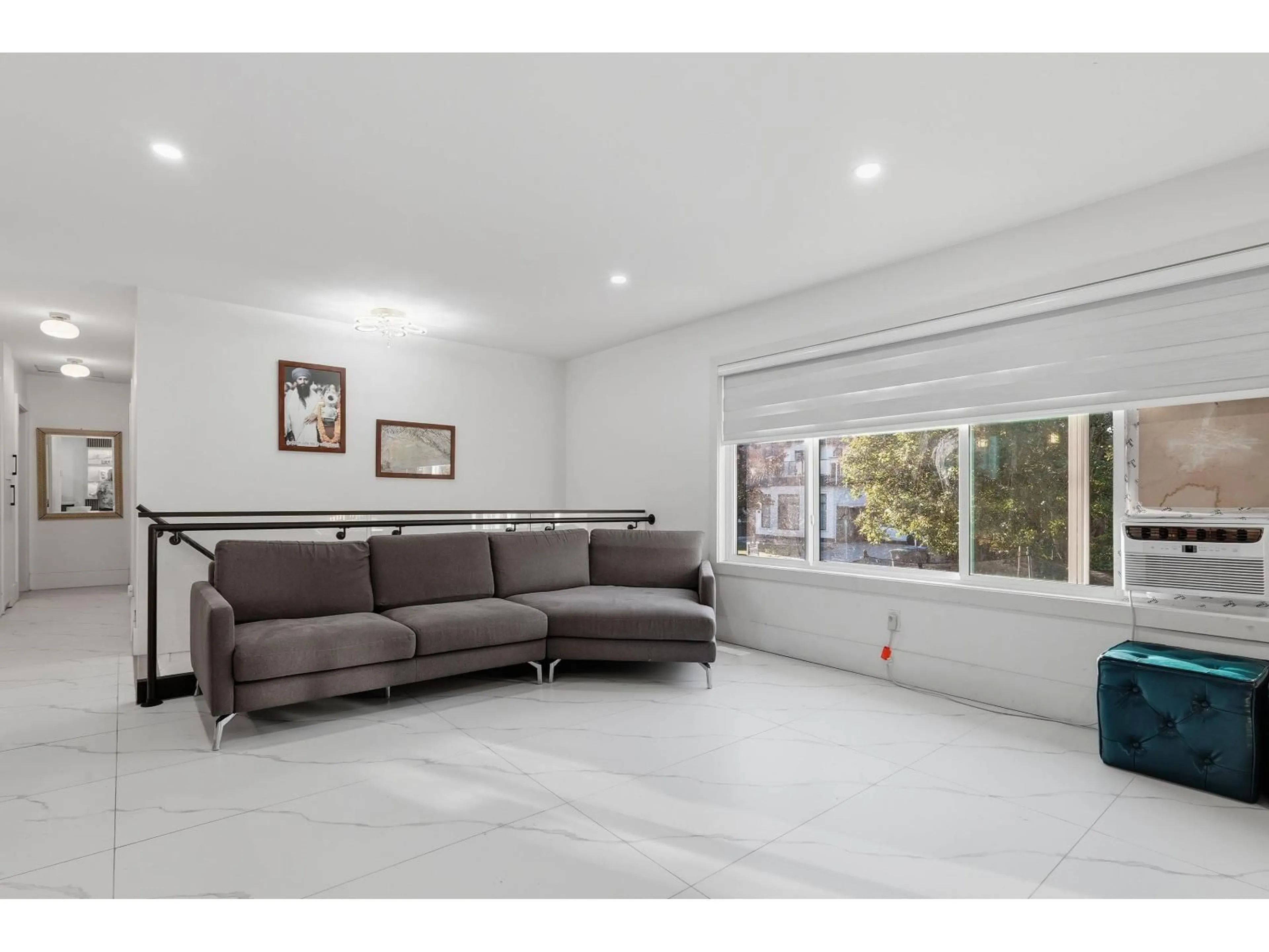 Living room with furniture, unknown for 17886 59A AVENUE, Surrey British Columbia V3S1R1
