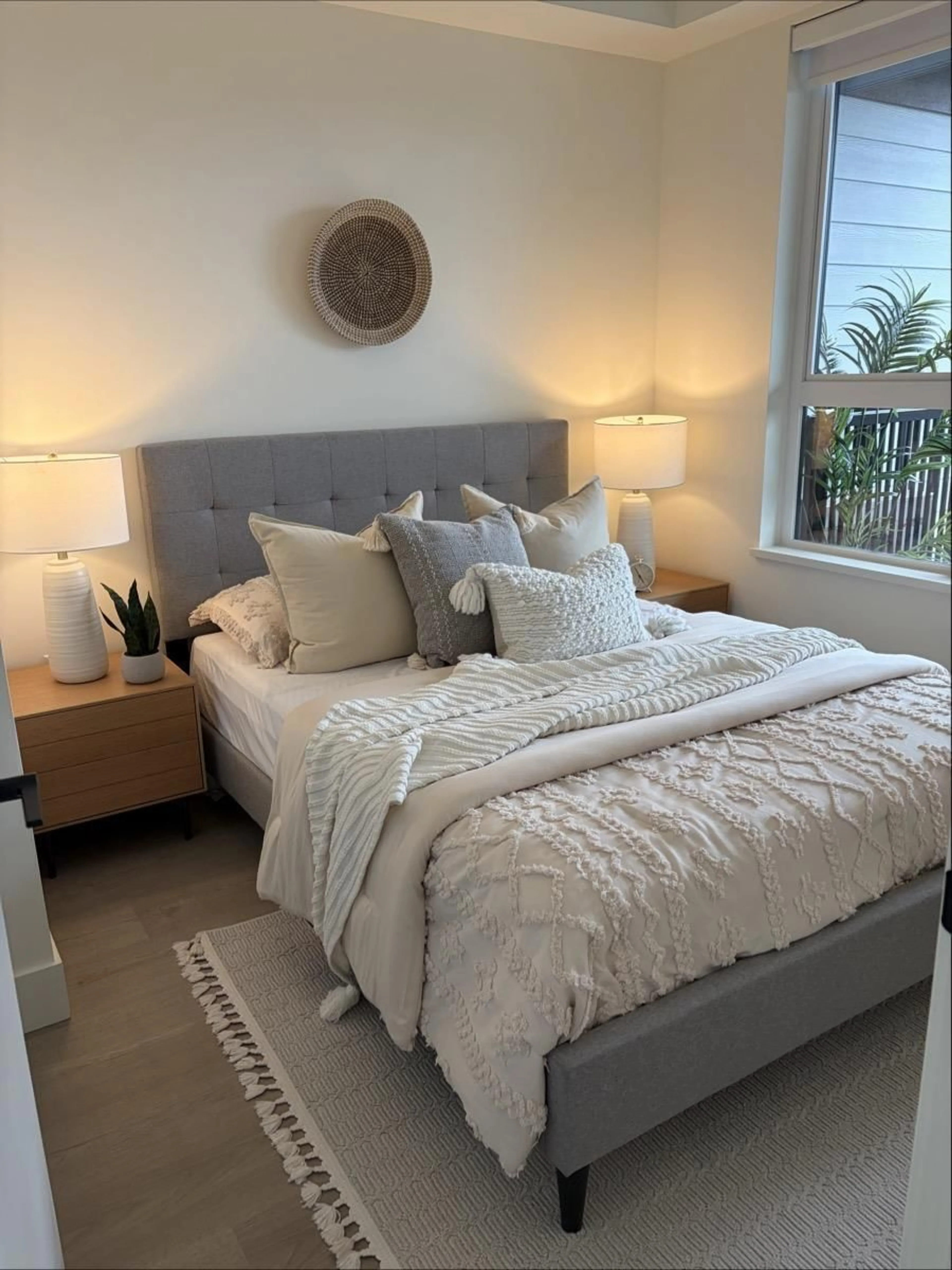 Bedroom with bed, carpet floor for 206 - 10065 133 STREET, Surrey British Columbia V0V0V0