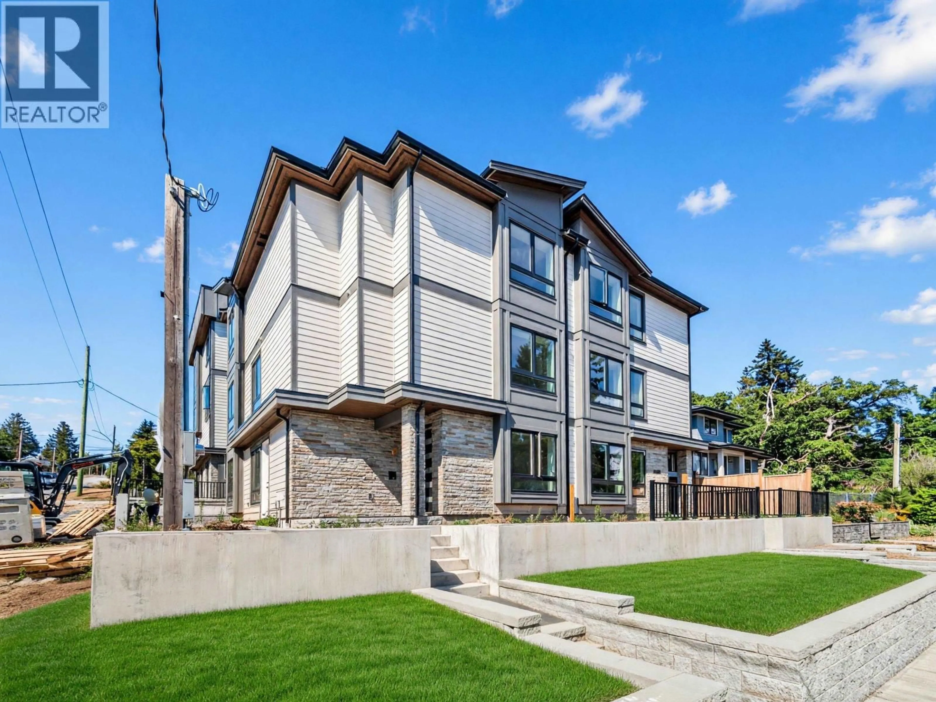 Home with brick exterior material, unknown for 1 - 5915 KEITH STREET, Burnaby British Columbia V5J3C8