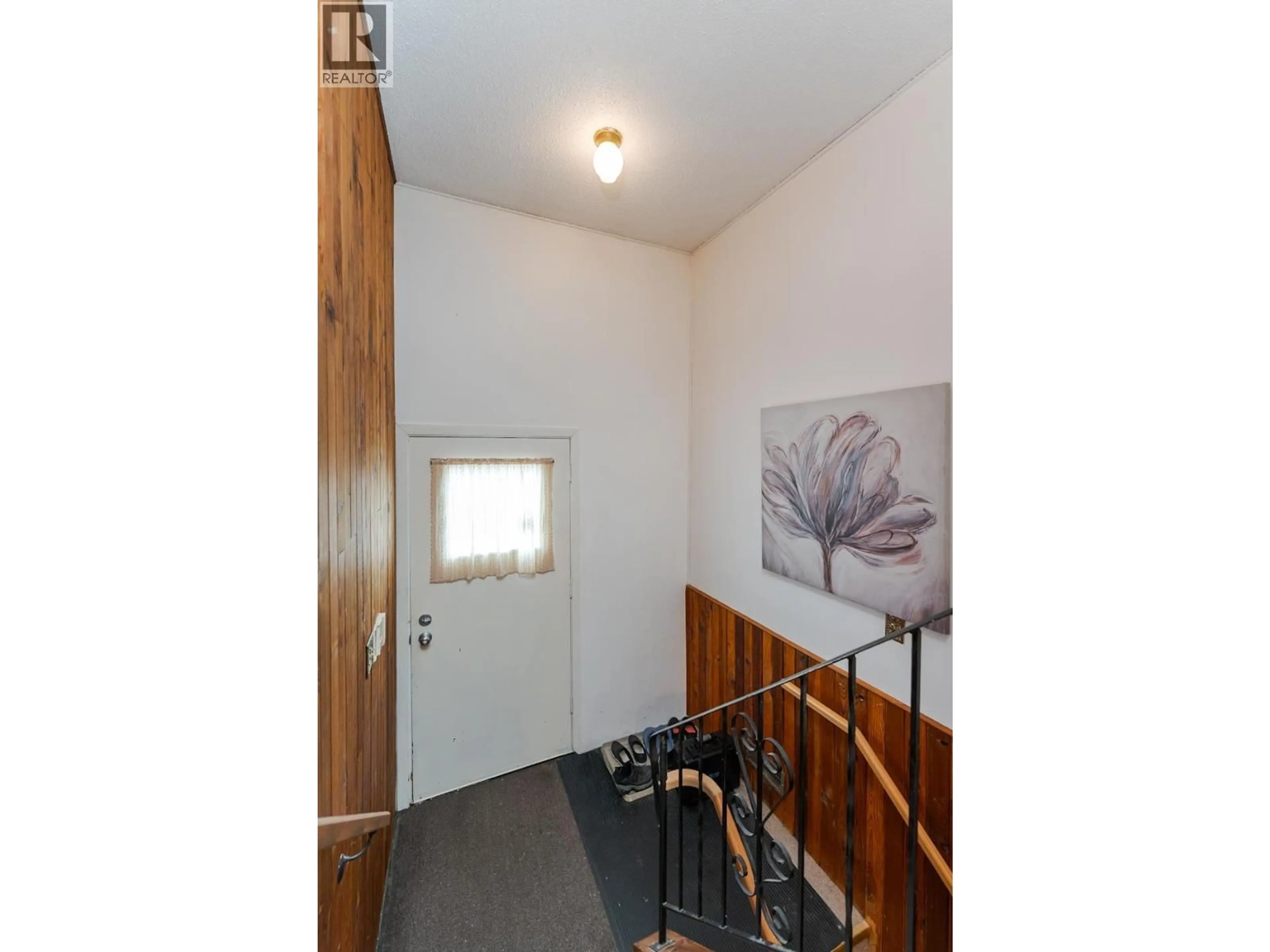 Indoor entryway for 2046 GAGNE PLACE, Prince George British Columbia V2K3E5
