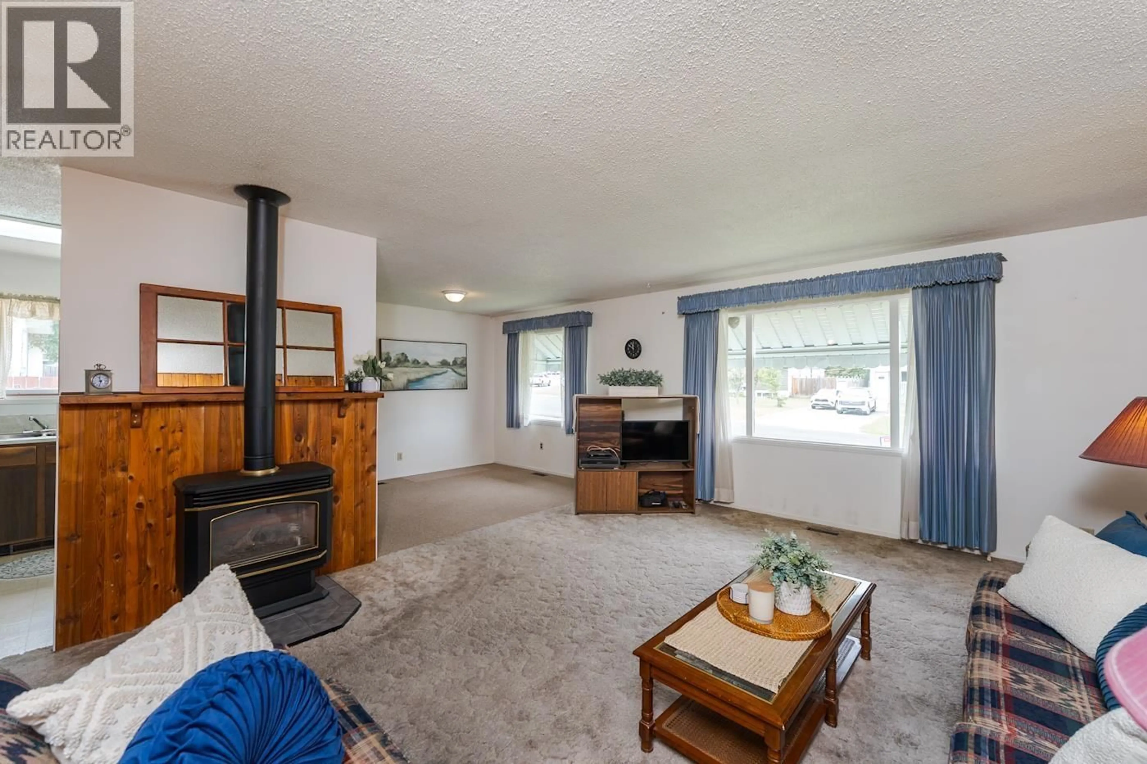 Living room with furniture, unknown for 2046 GAGNE PLACE, Prince George British Columbia V2K3E5