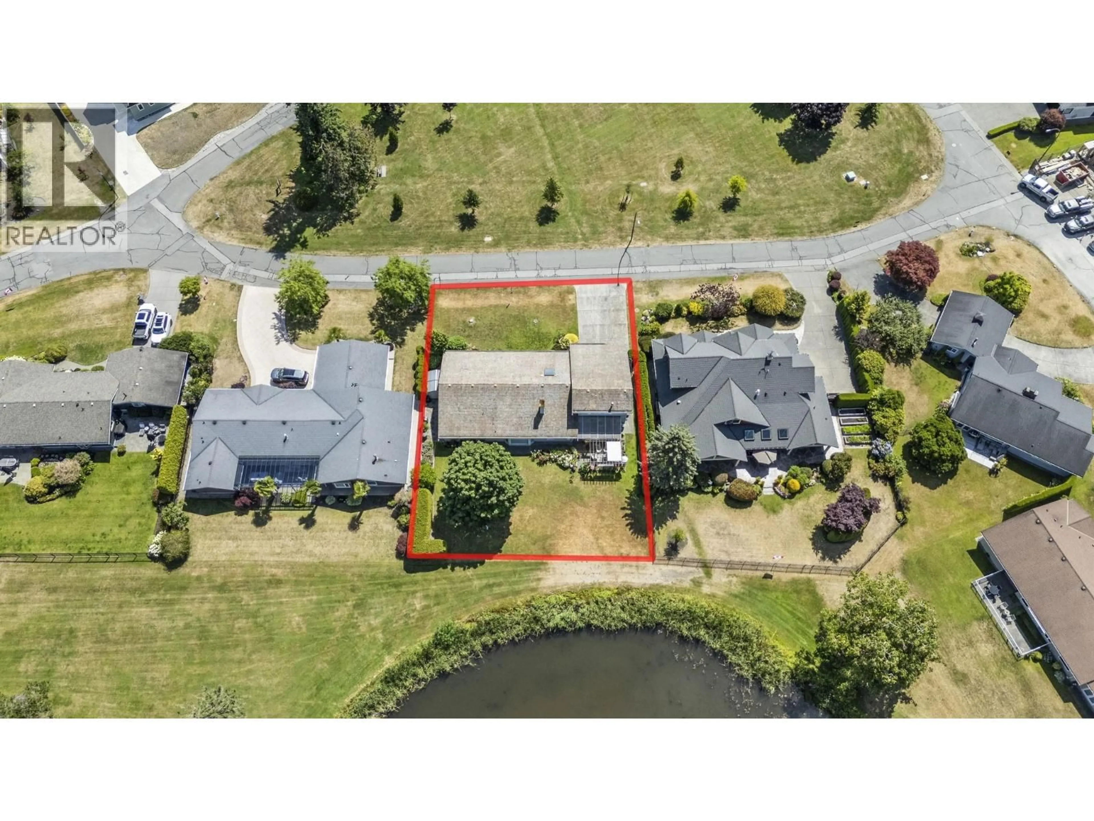 A pic from outside/outdoor area/front of a property/back of a property/a pic from drone, water/lake/river/ocean view for 901 JACKSON WAY, Delta British Columbia V4L1W5