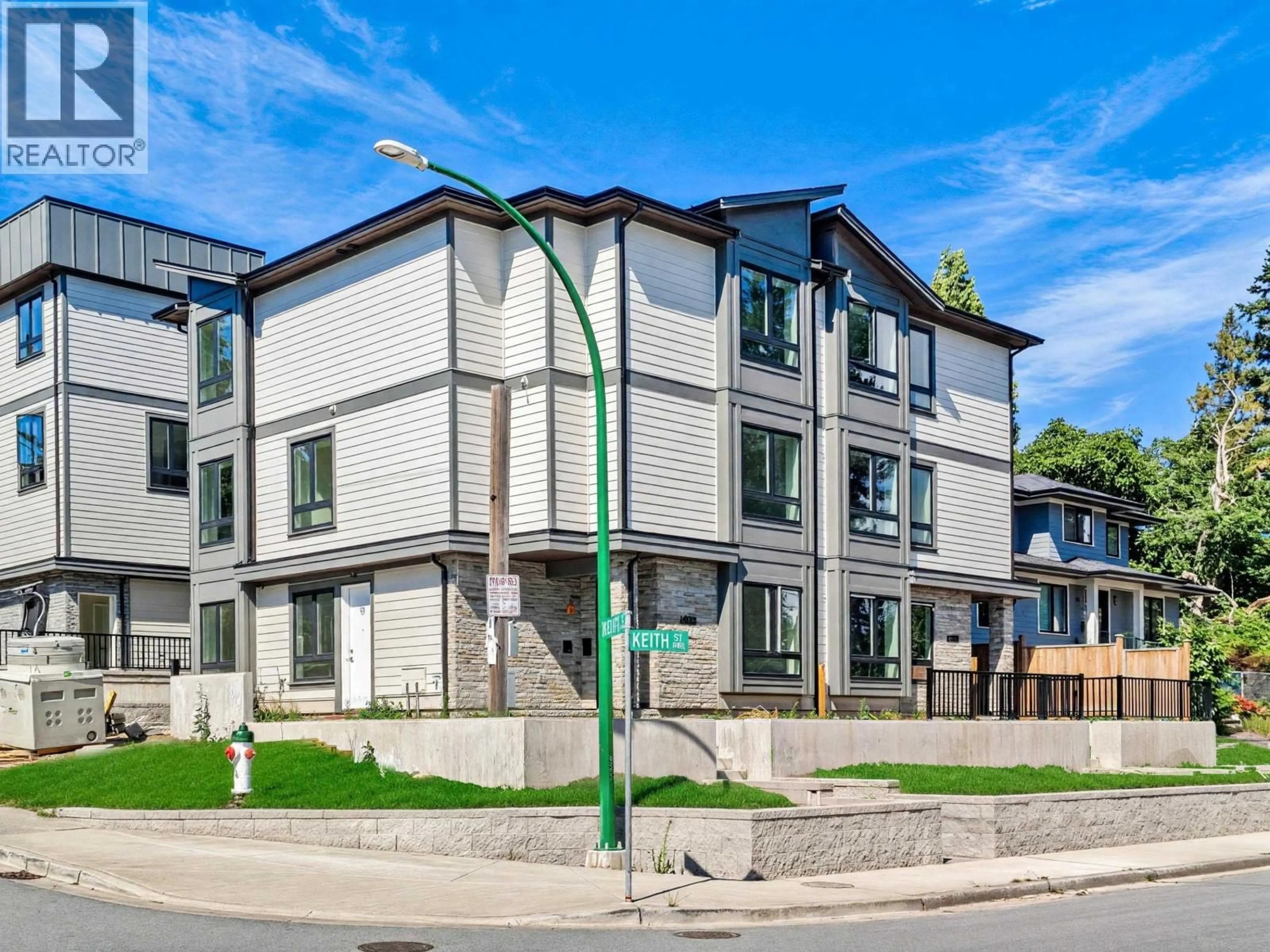 Unknown for 2 - 5915 KEITH STREET, Burnaby British Columbia V5J3C8