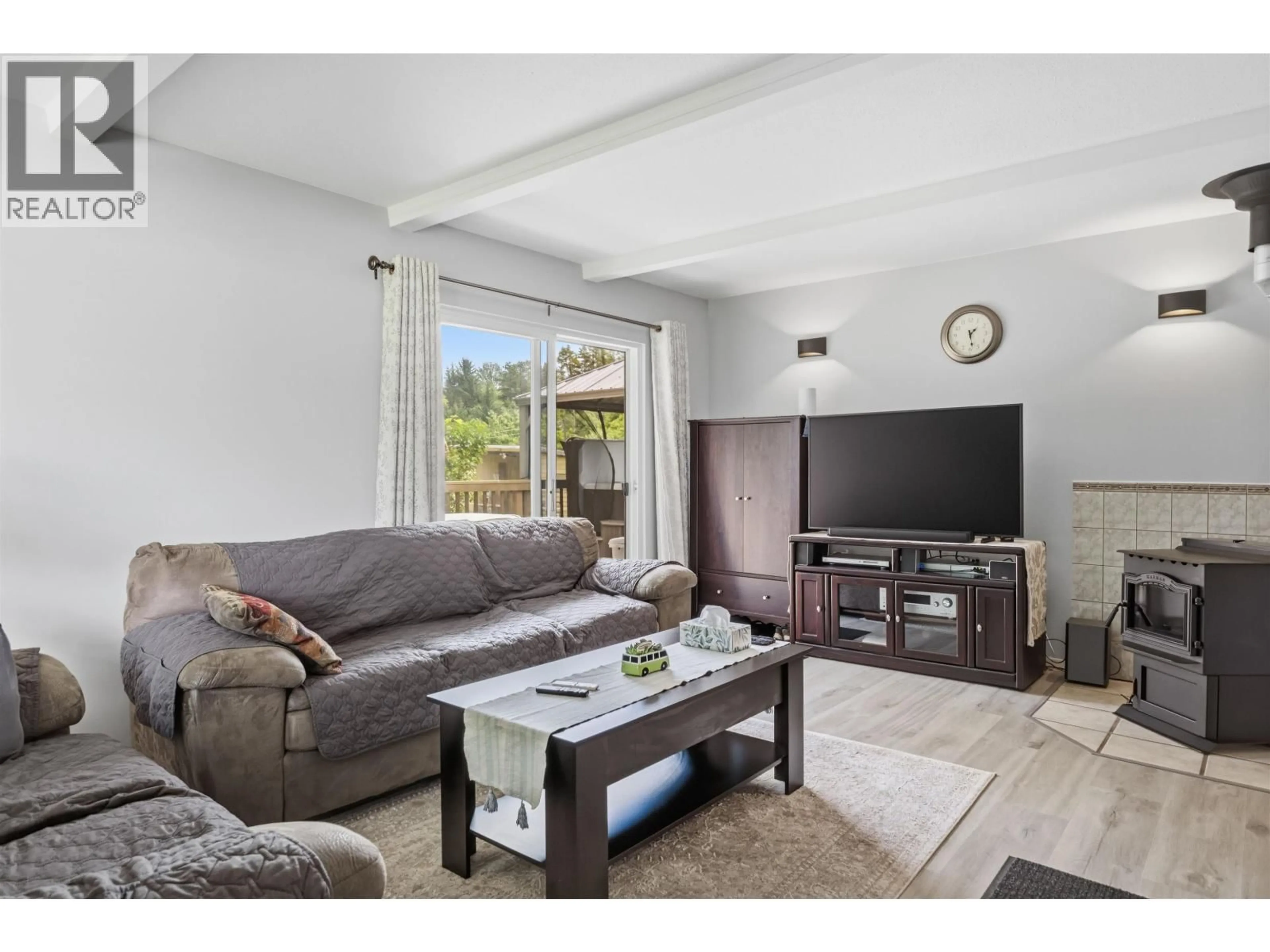 Living room with furniture, unknown for 4931 MEDEEK AVENUE, Terrace British Columbia V8G1C7
