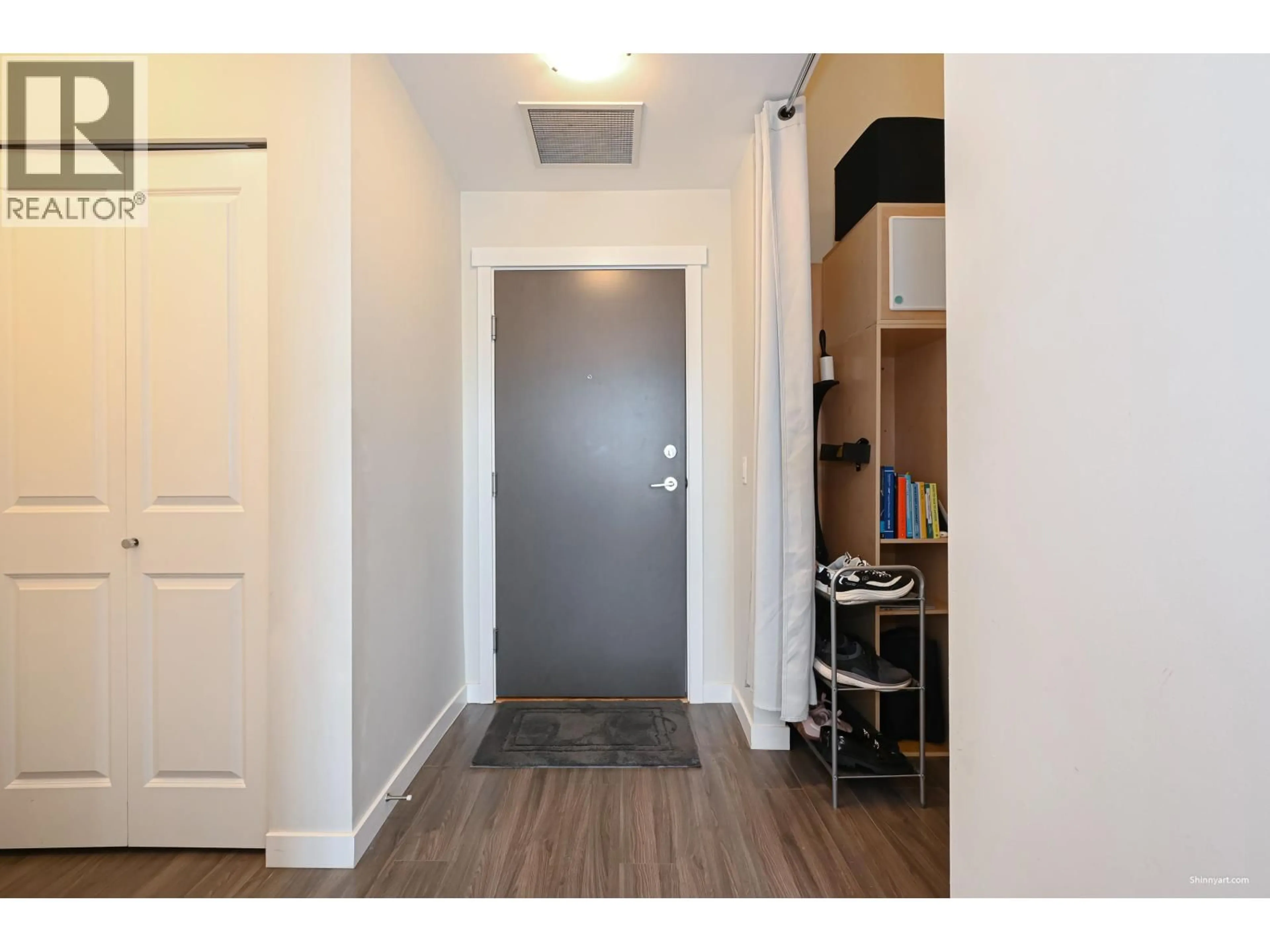 Indoor entryway for 427 - 9551 ALEXANDRA ROAD, Richmond British Columbia V6X0S6