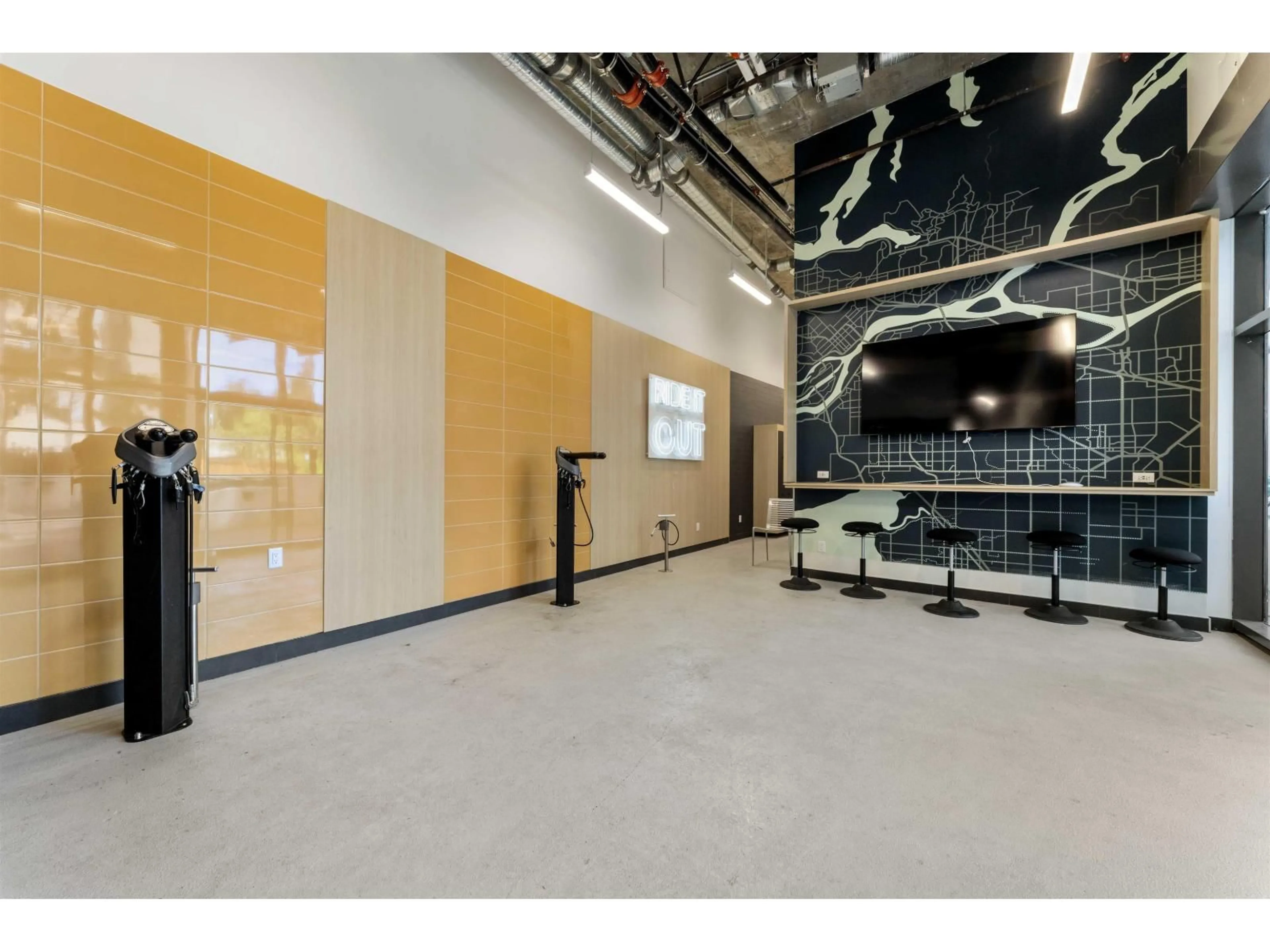 Gym or fitness room for 605 - 10448 UNIVERSITY DRIVE, Surrey British Columbia V3T0S7