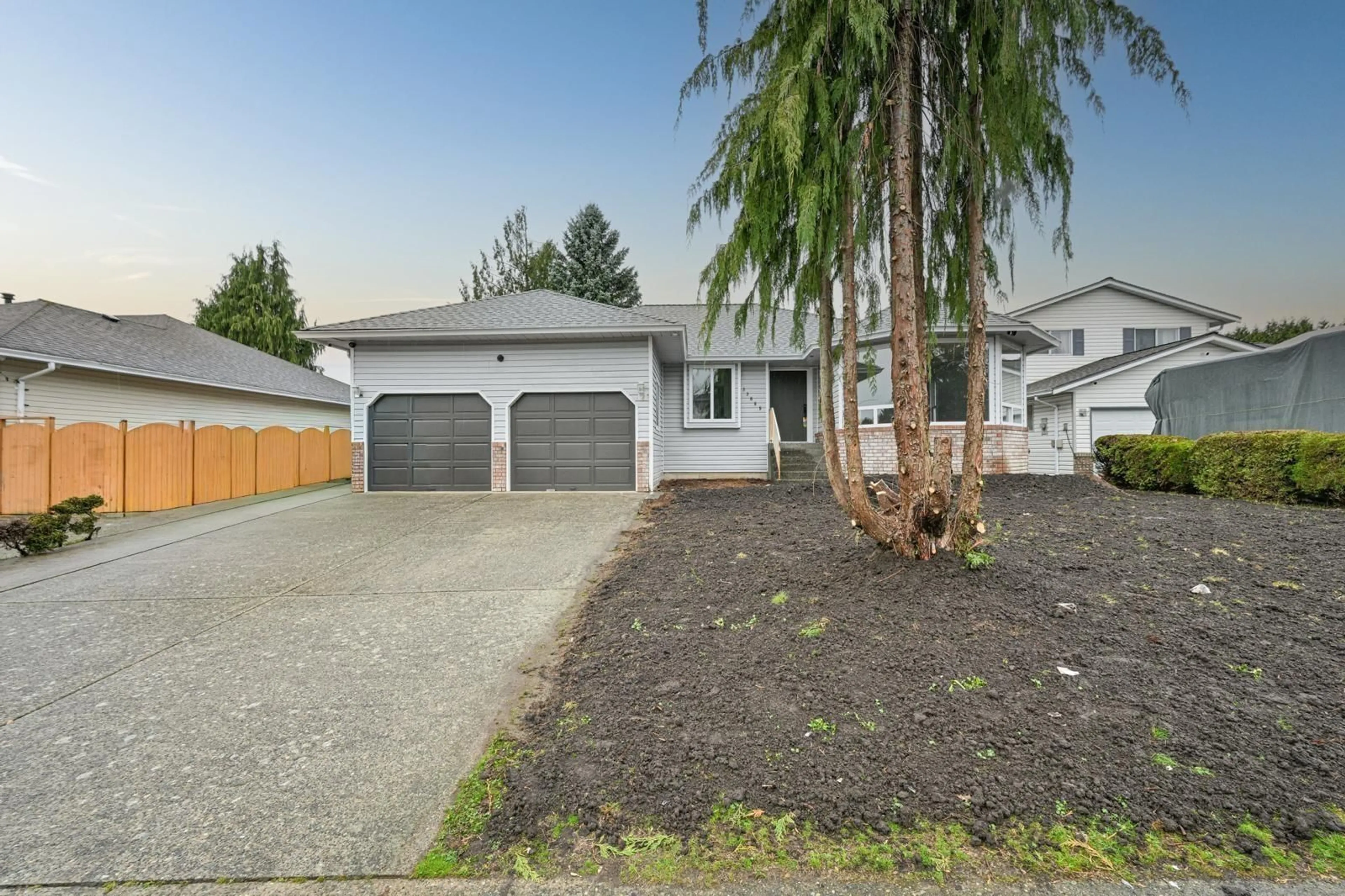 Unknown for 32069 CLINTON AVENUE, Abbotsford British Columbia V2T5B7