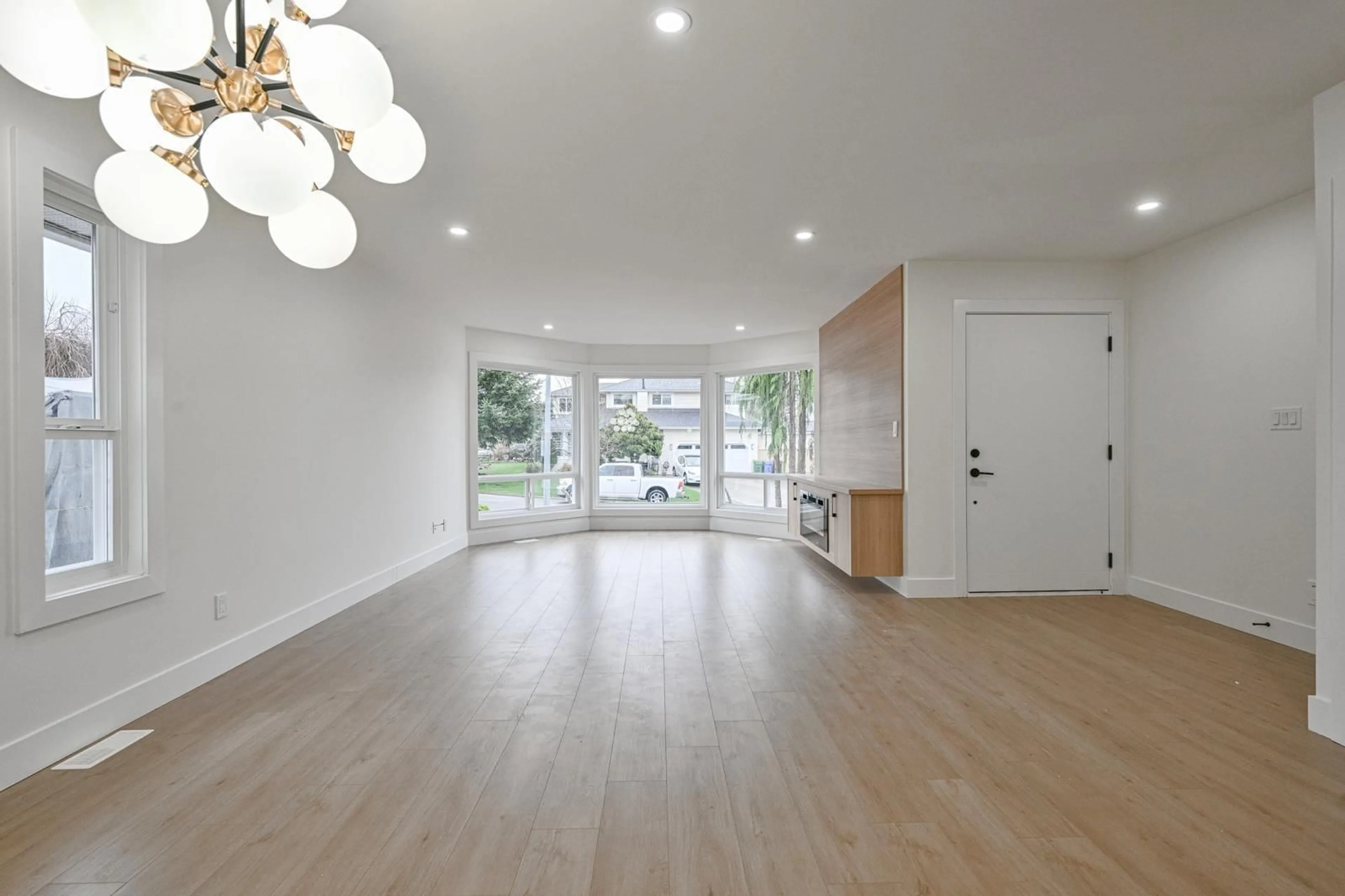 Unknown for 32069 CLINTON AVENUE, Abbotsford British Columbia V2T5B7