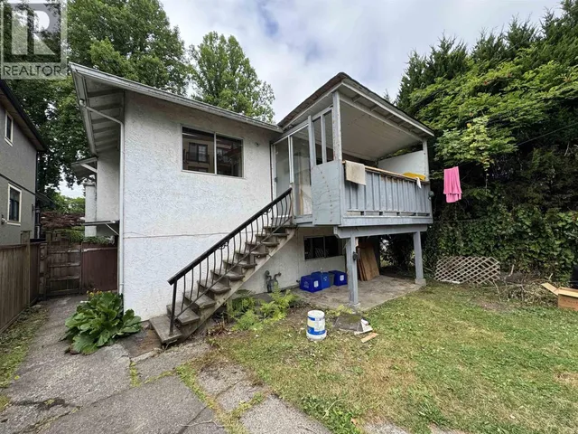 3481 10TH AVENUE, Vancouver 4