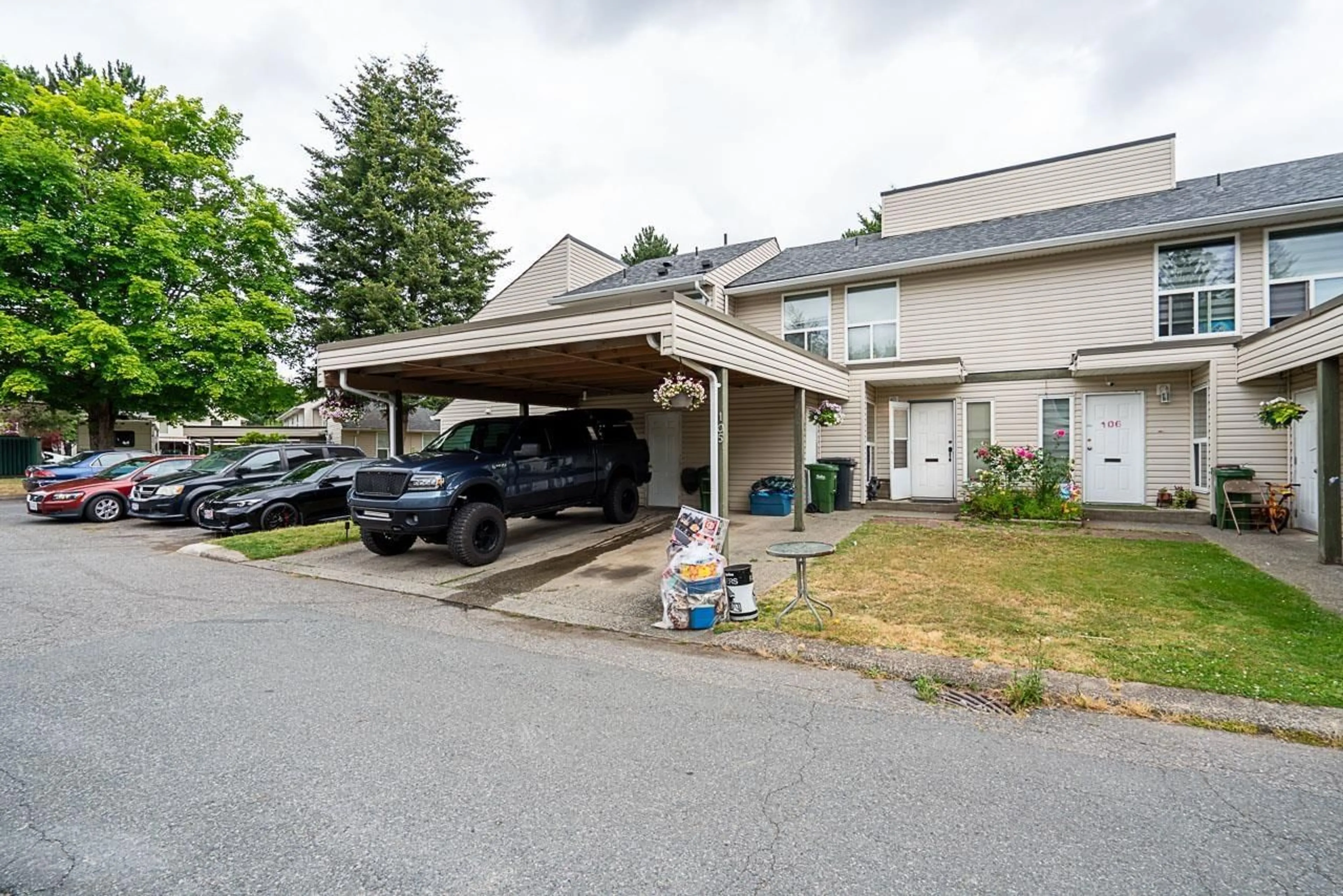 Unknown for 105 - 3030 TRETHEWEY STREET, Abbotsford British Columbia V2T4N2