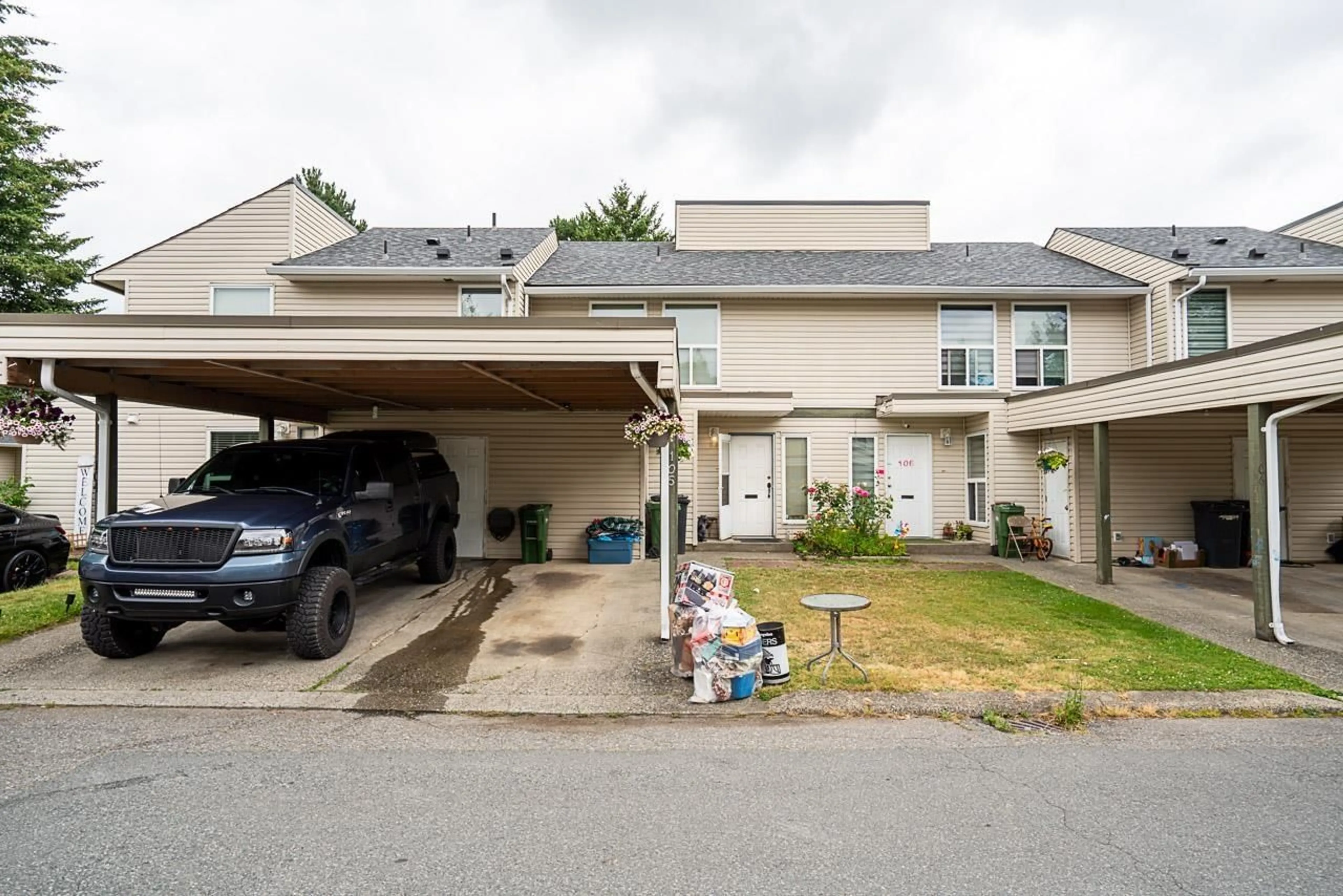 Unknown for 105 - 3030 TRETHEWEY STREET, Abbotsford British Columbia V2T4N2