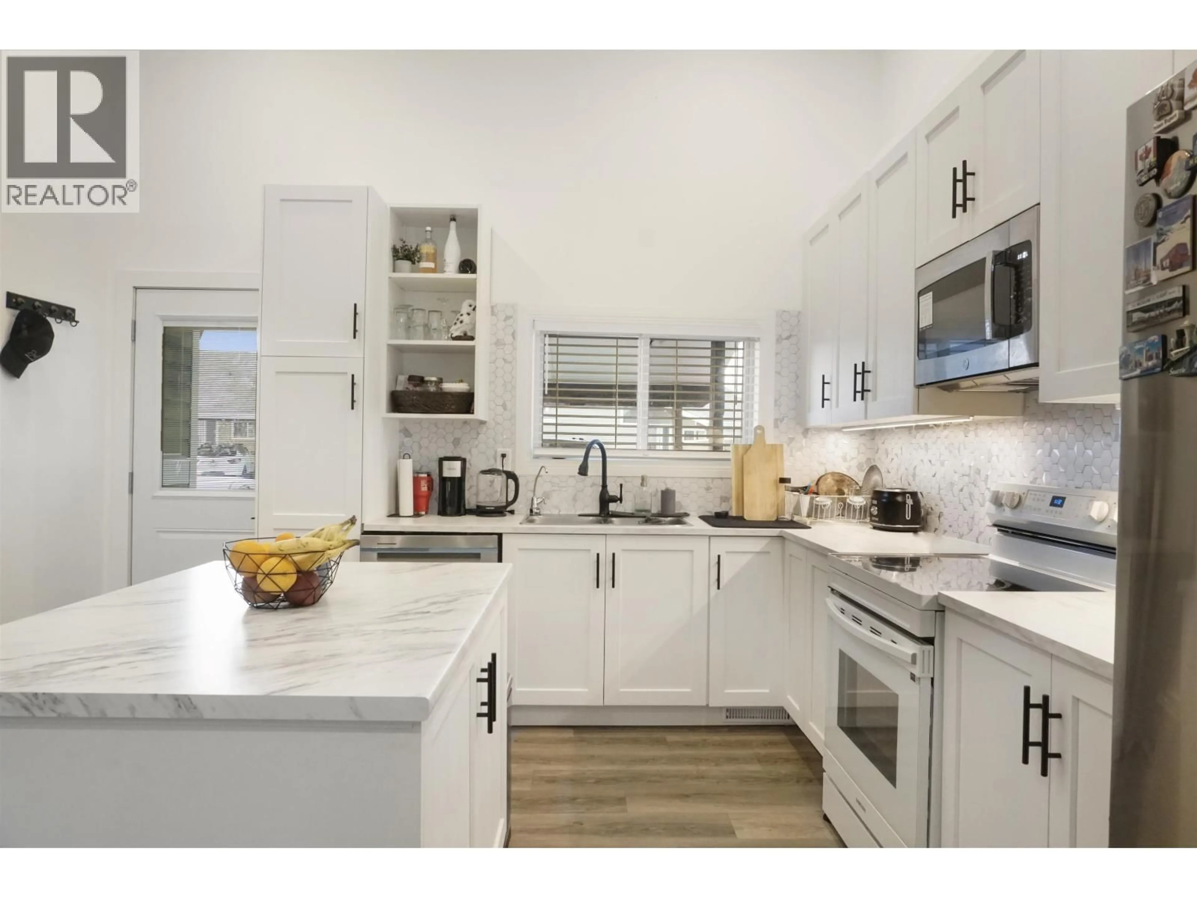 Open concept kitchen, ceramic/tile floor for 5 - 30 CLIFFORD STREET, Kitimat British Columbia V8C1B4