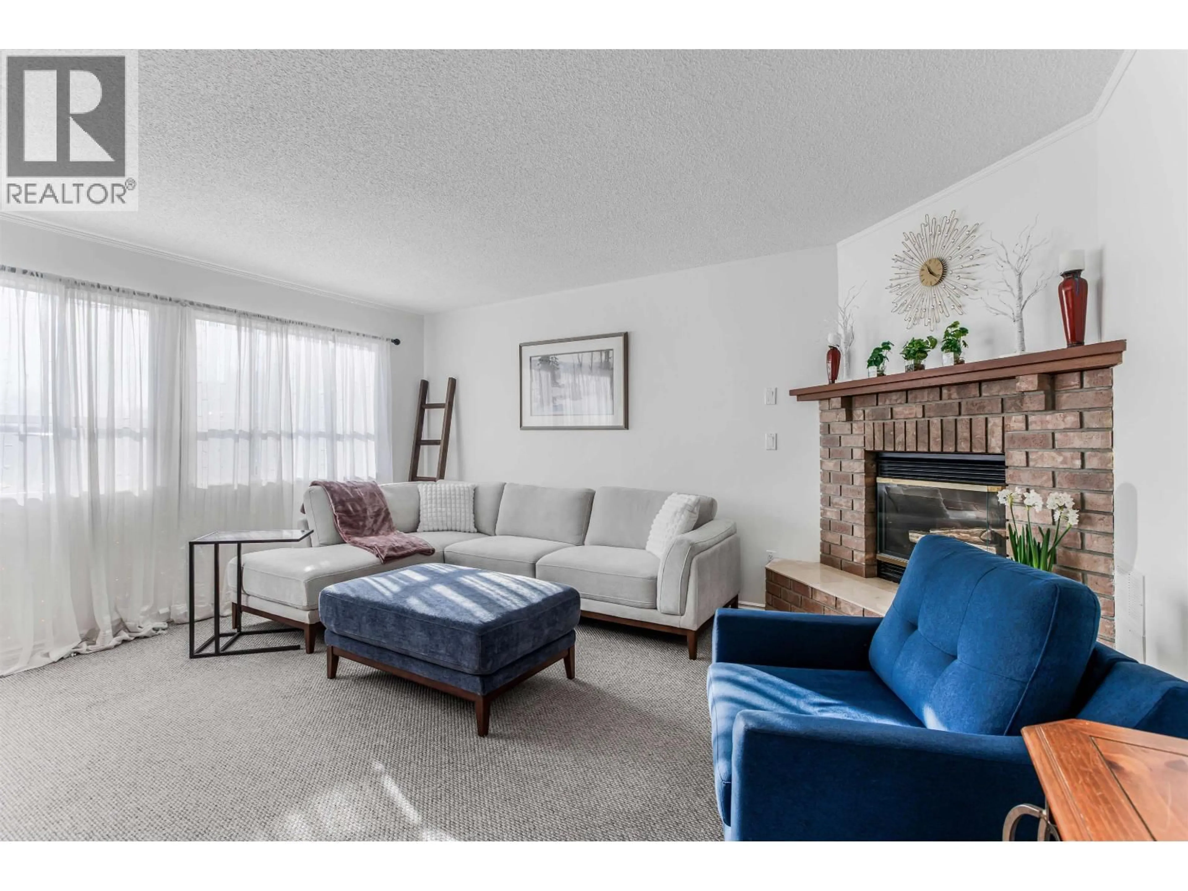 Living room with furniture, unknown for 15 - 11125 232ND STREET, Maple Ridge British Columbia V2X3R3