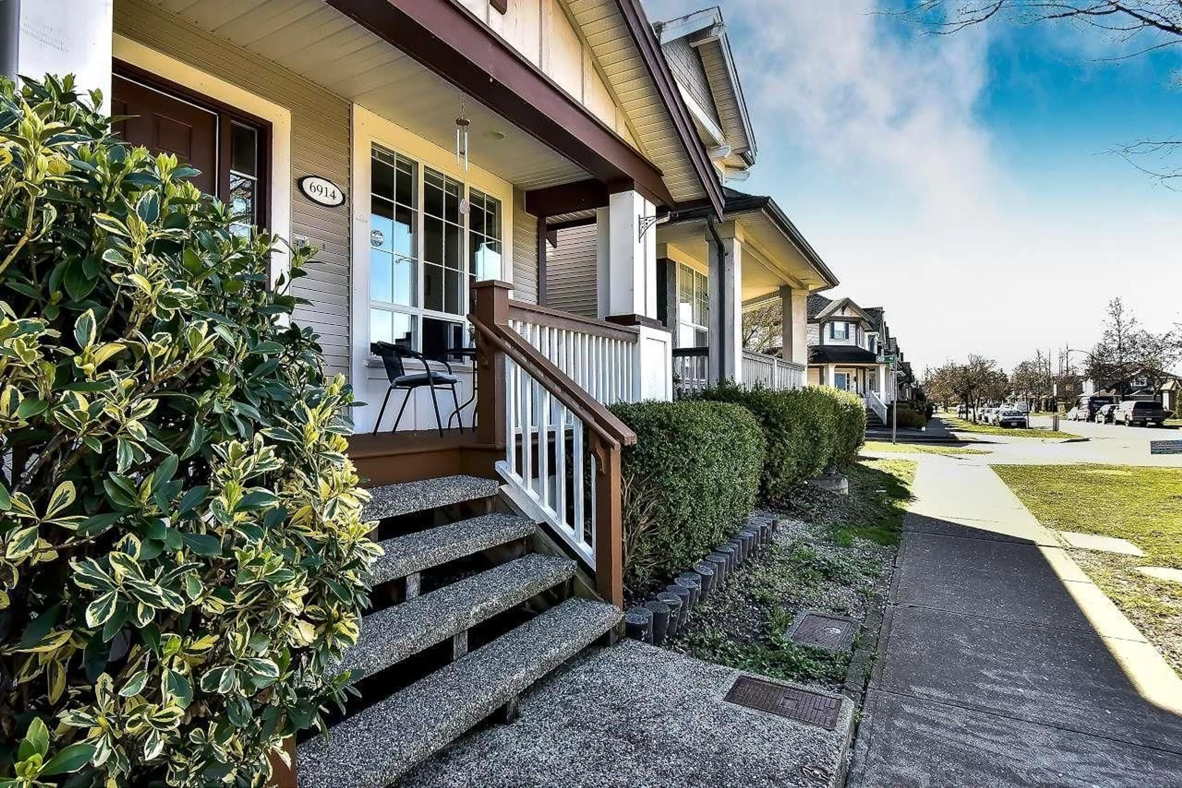 Unknown for 6914 190 STREET, Surrey British Columbia V4N5P1