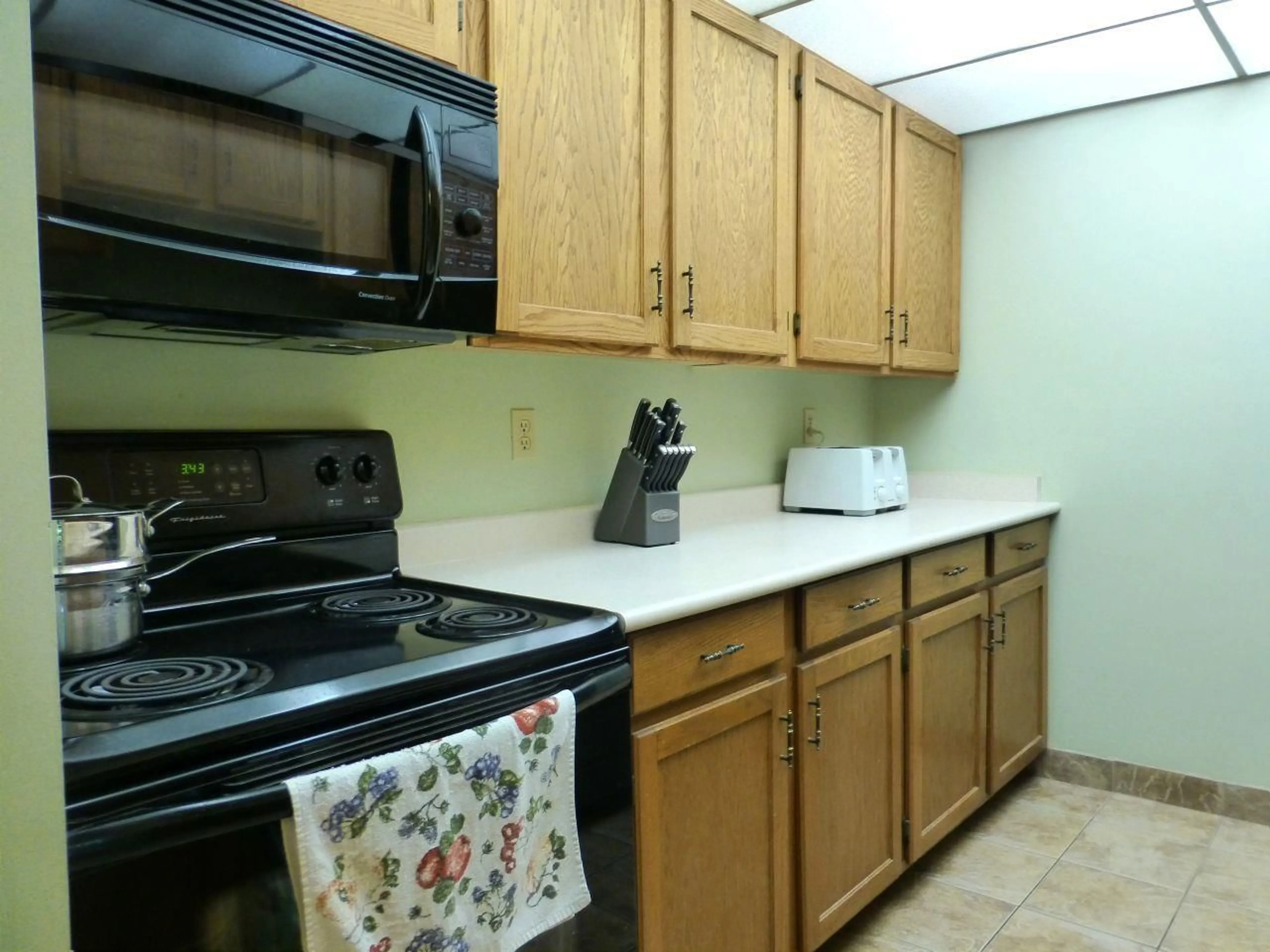 Standard kitchen, unknown for 2103 - 13819 100 AVENUE, Surrey British Columbia V3T5L1