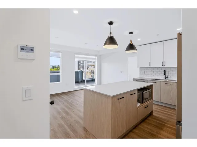 607 - 27215 ALDERGROVE TOWN CENTRE DRIVE, Langley 4