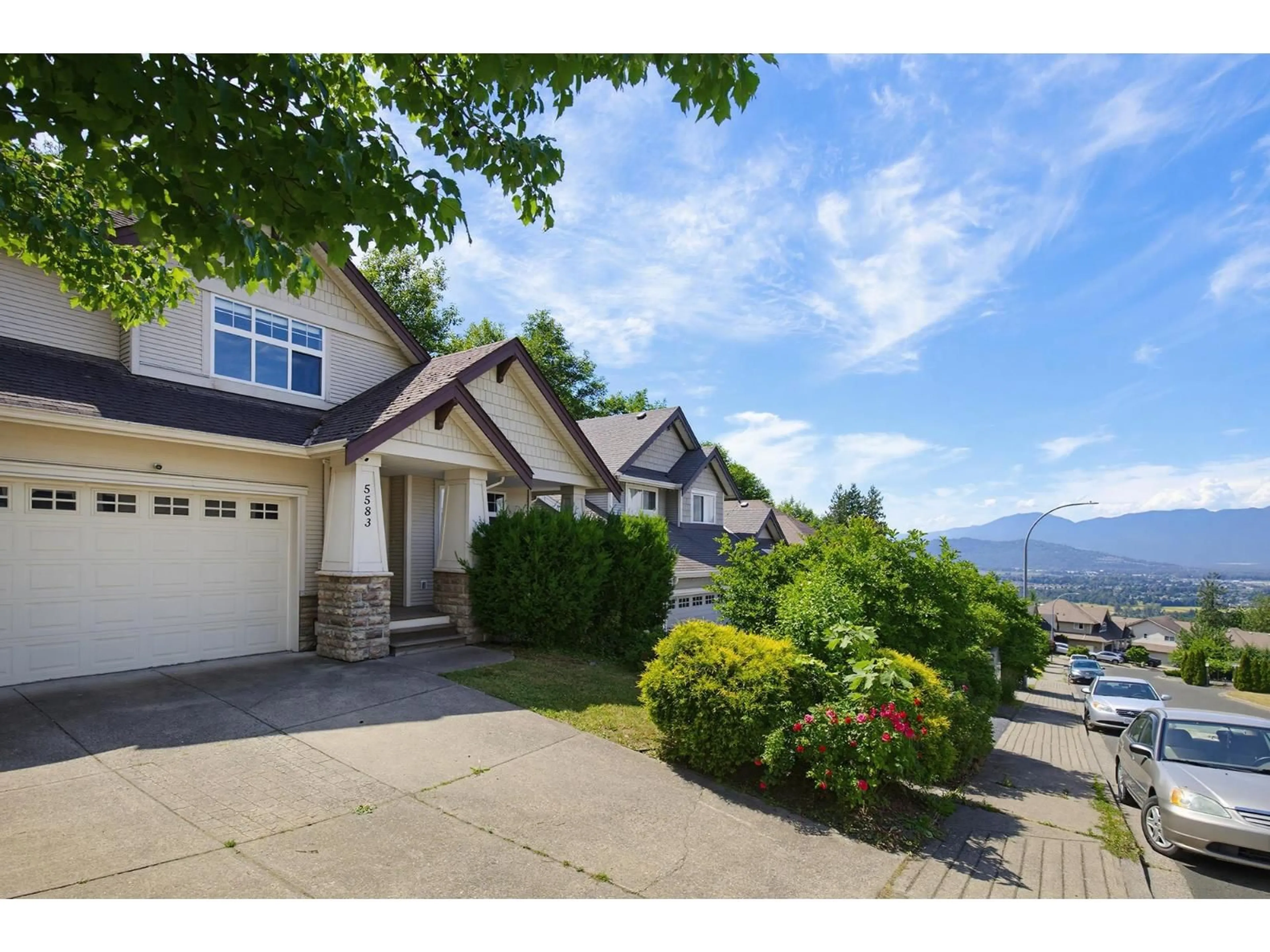 Home with vinyl exterior material, mountain view for 5583 THOM CREEK DRIVE, Chilliwack British Columbia V2R5Z6