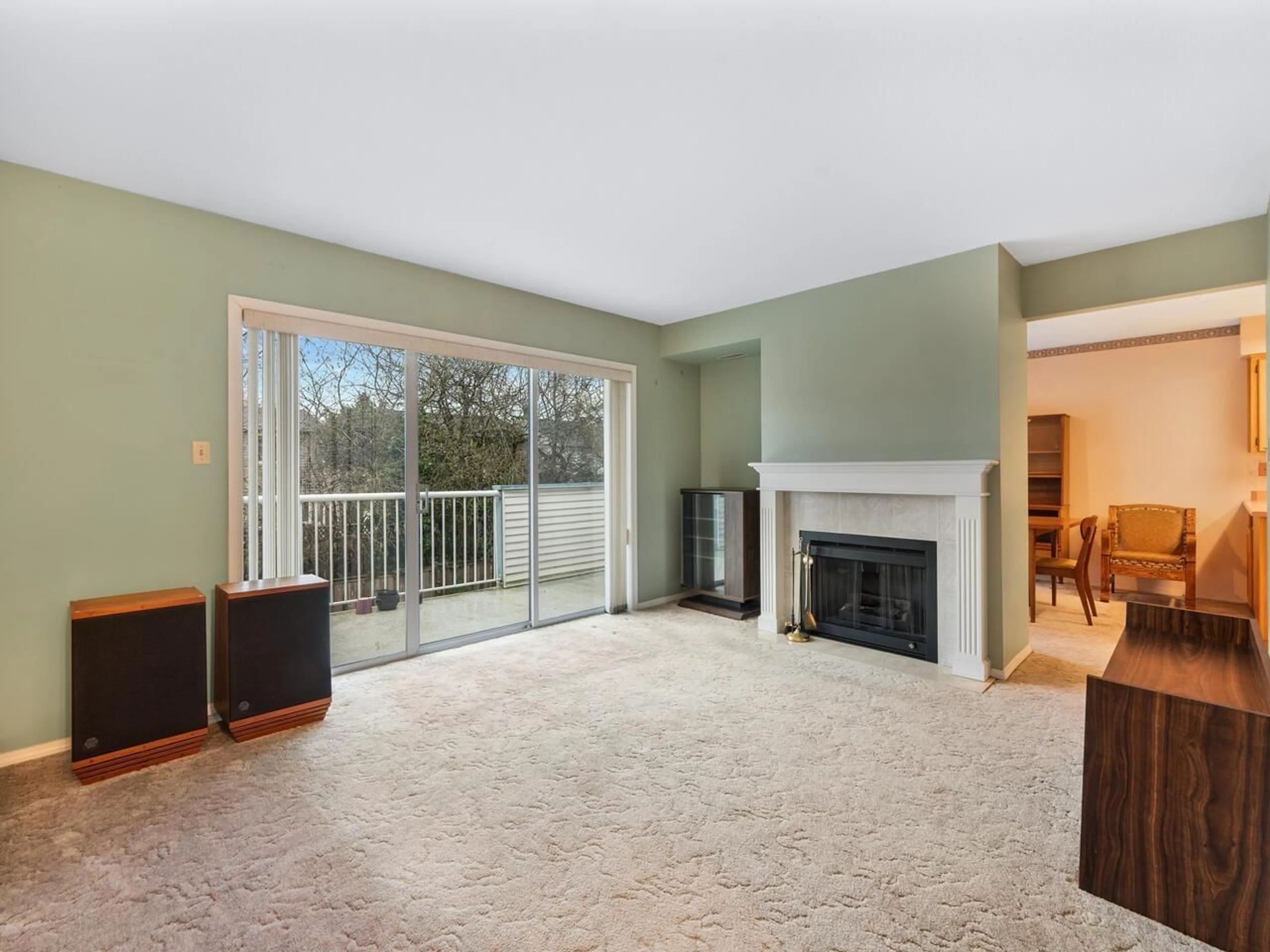Living room with furniture, unknown for 16 - 19797 64 AVENUE, Langley British Columbia V2Y1G9
