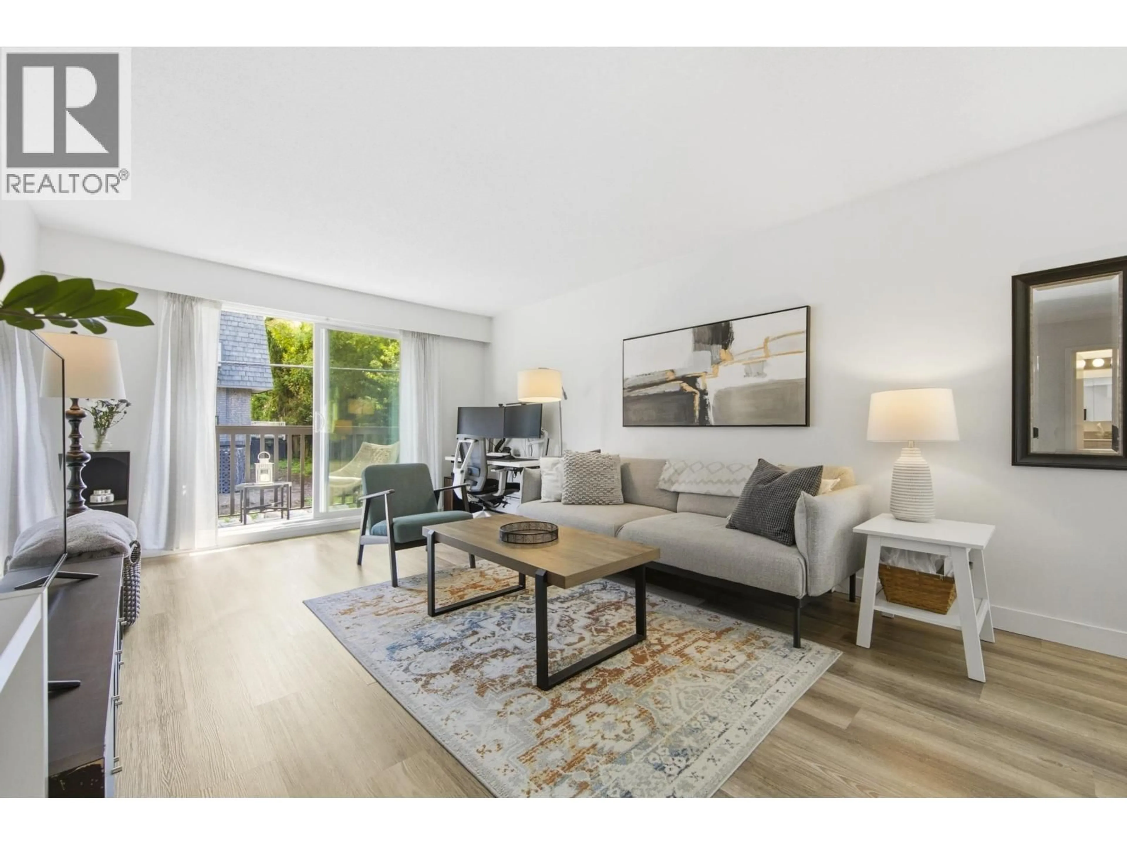 Living room with furniture, unknown for 203 - 270 3RD STREET, North Vancouver British Columbia V7M1G1