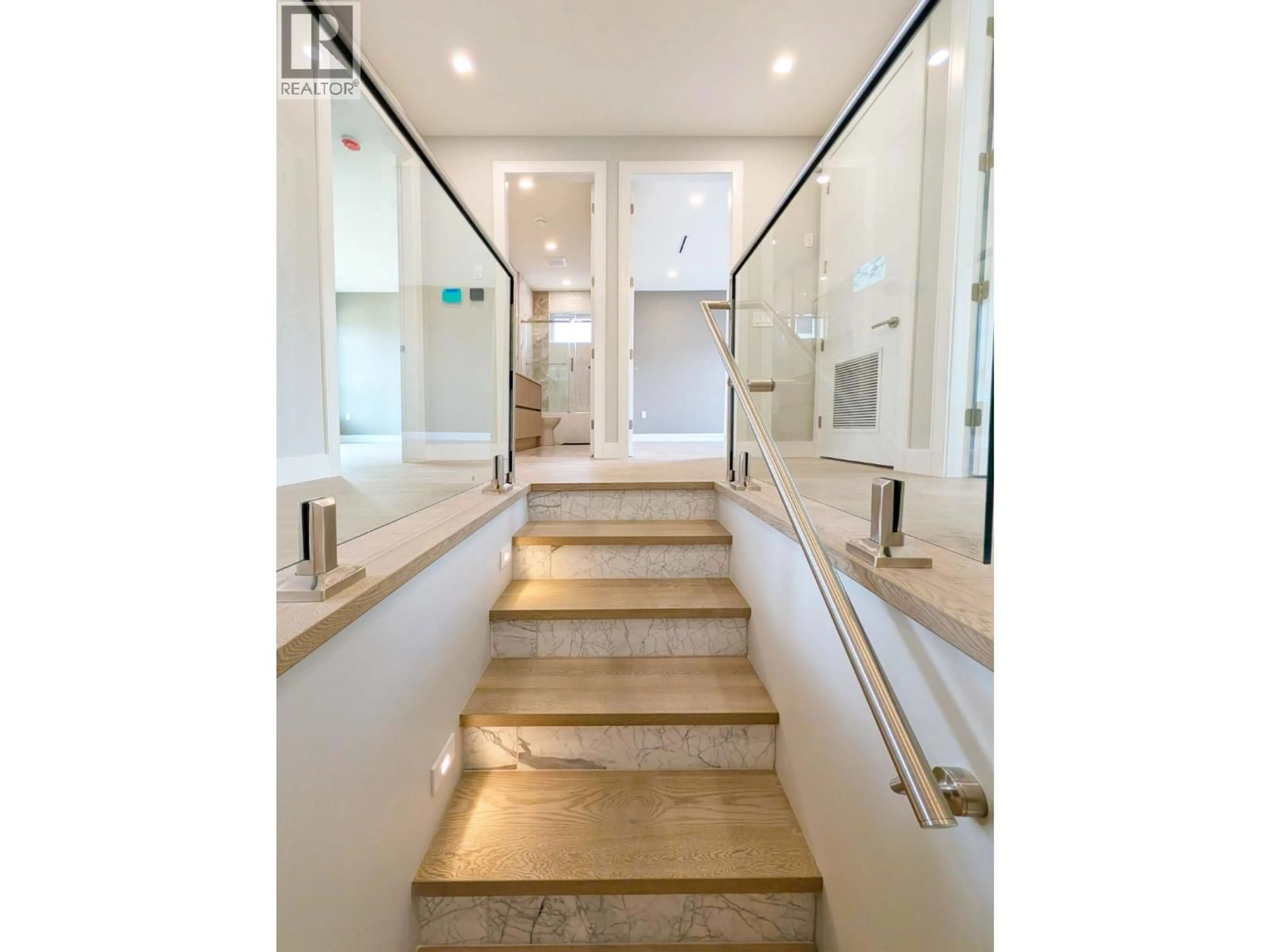Contemporary bathroom, ceramic/tile floor for 12131 TRITES ROAD, Richmond British Columbia V7E3B3