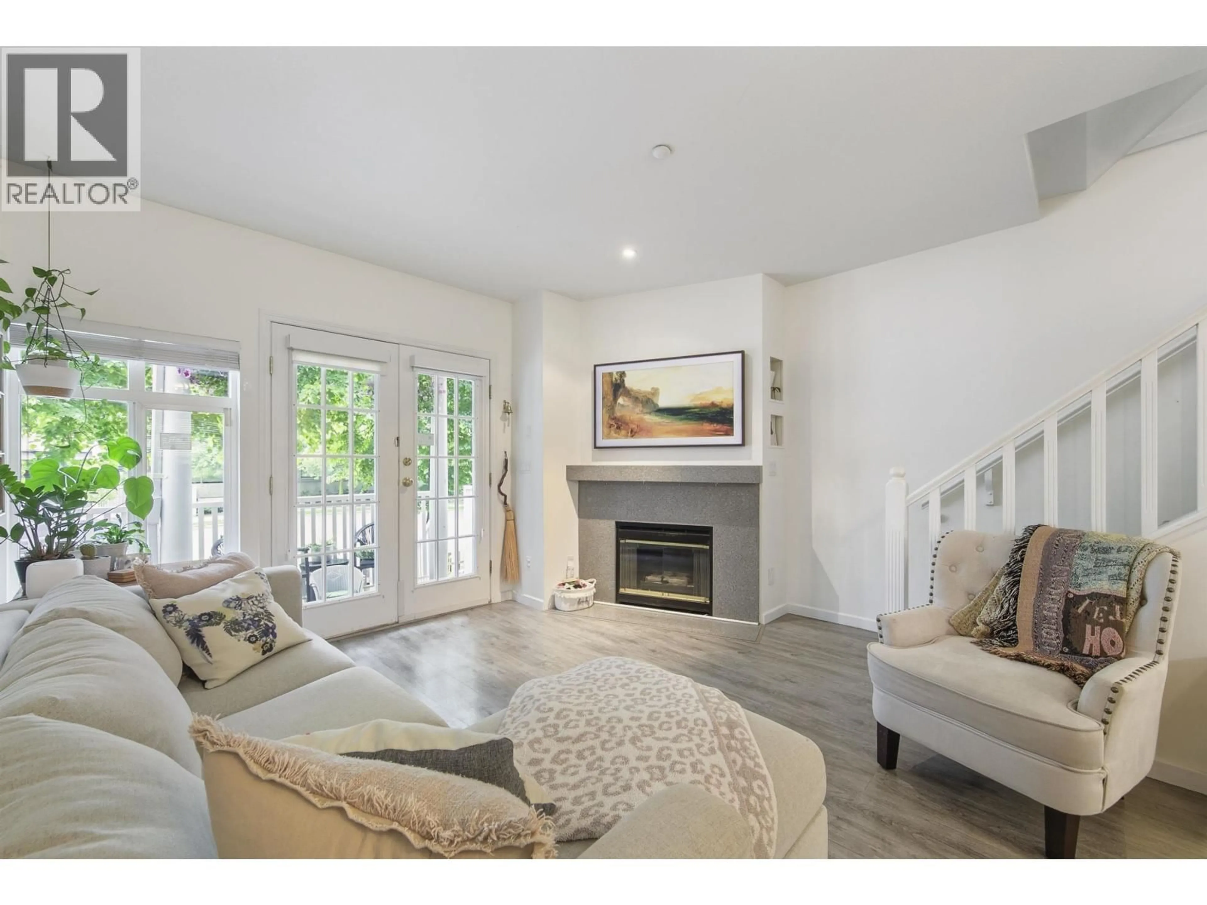 Living room with furniture, unknown for 8529 JELLICOE STREET, Vancouver British Columbia V5S4T5