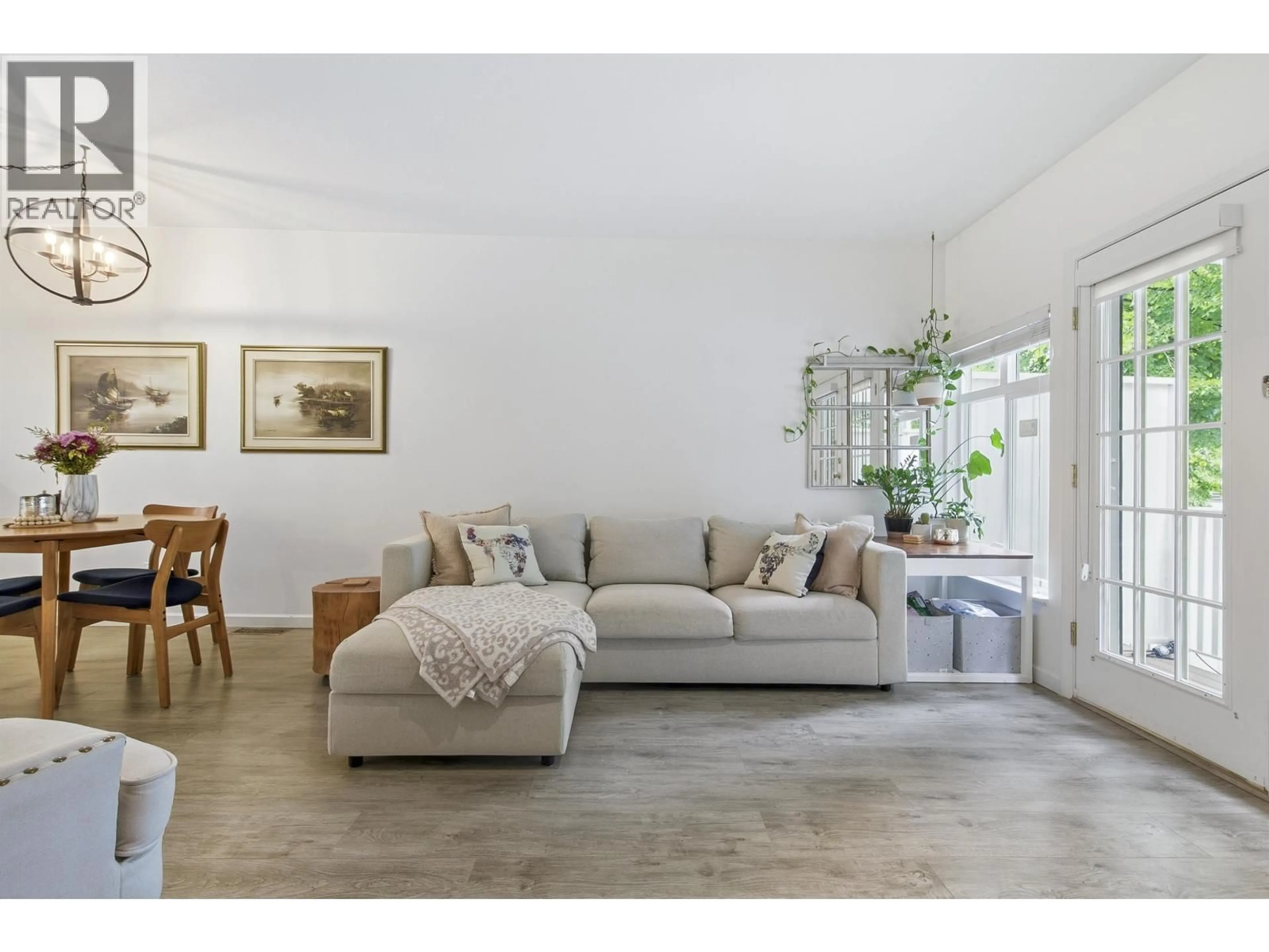Living room with furniture, unknown for 8529 JELLICOE STREET, Vancouver British Columbia V5S4T5