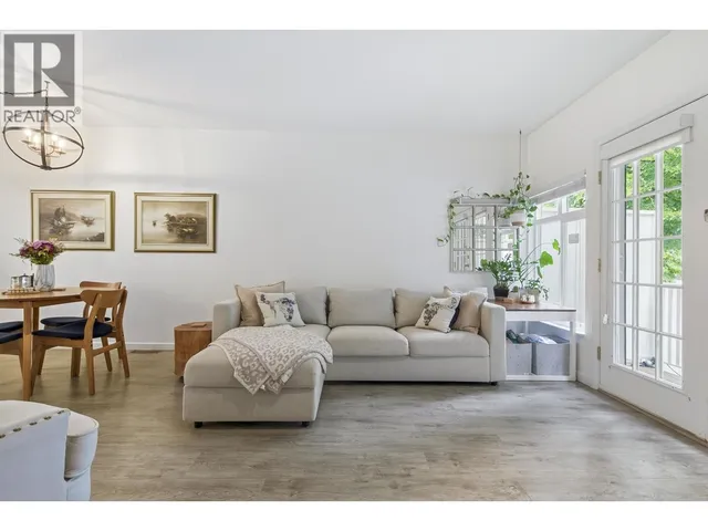 8529 JELLICOE STREET, Vancouver 4