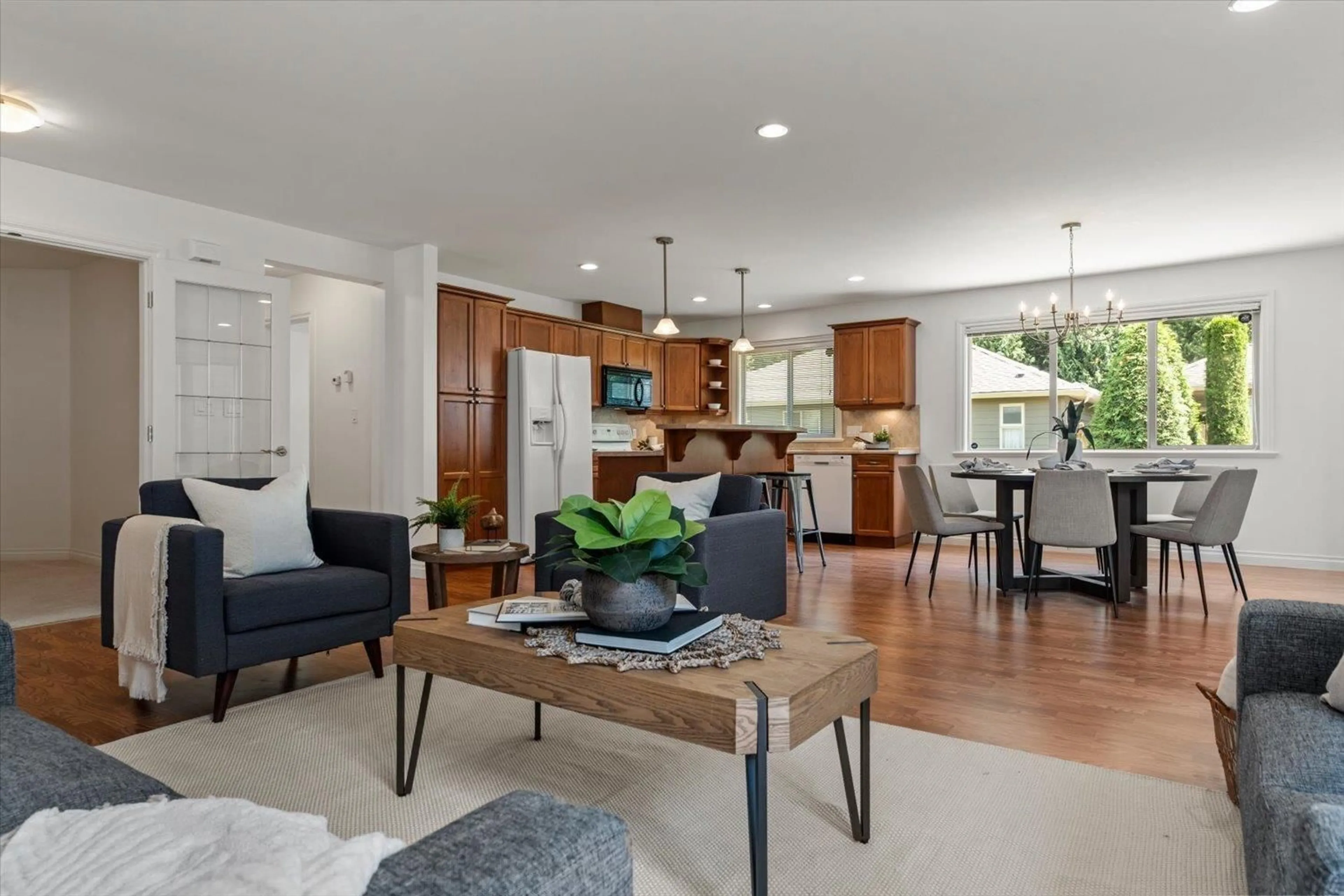 Open concept kitchen, unknown for 194 - 46000 THOMAS ROAD, Chilliwack British Columbia V2R5W6