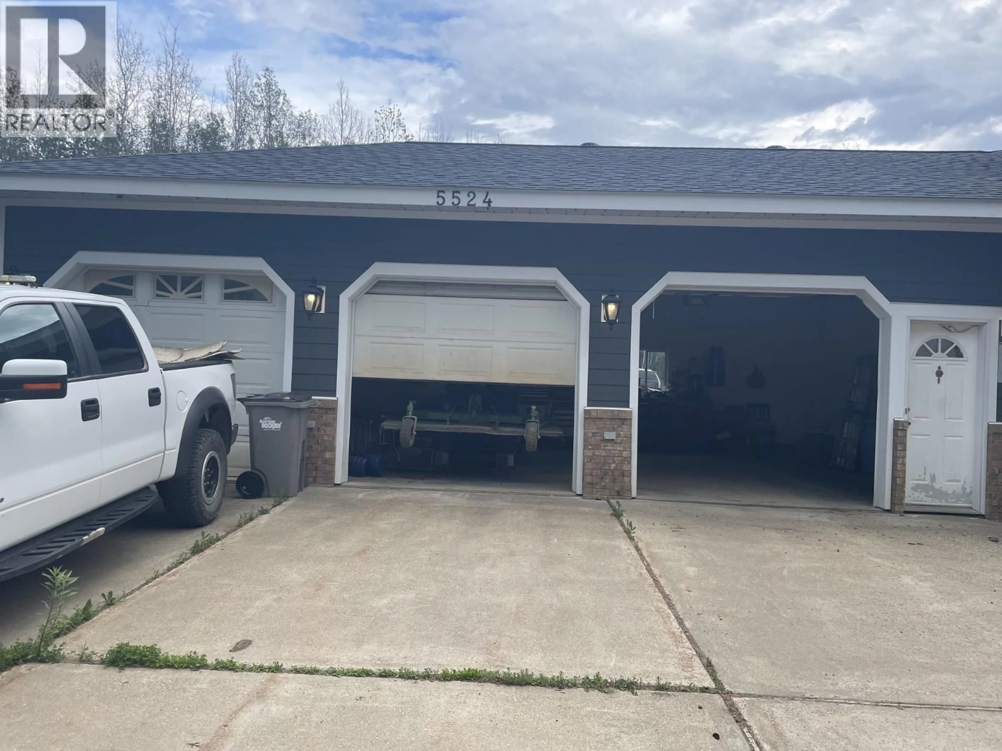 Indoor garage for 5524 MINNAKER CRESCENT, Fort Nelson British Columbia V0C1R0