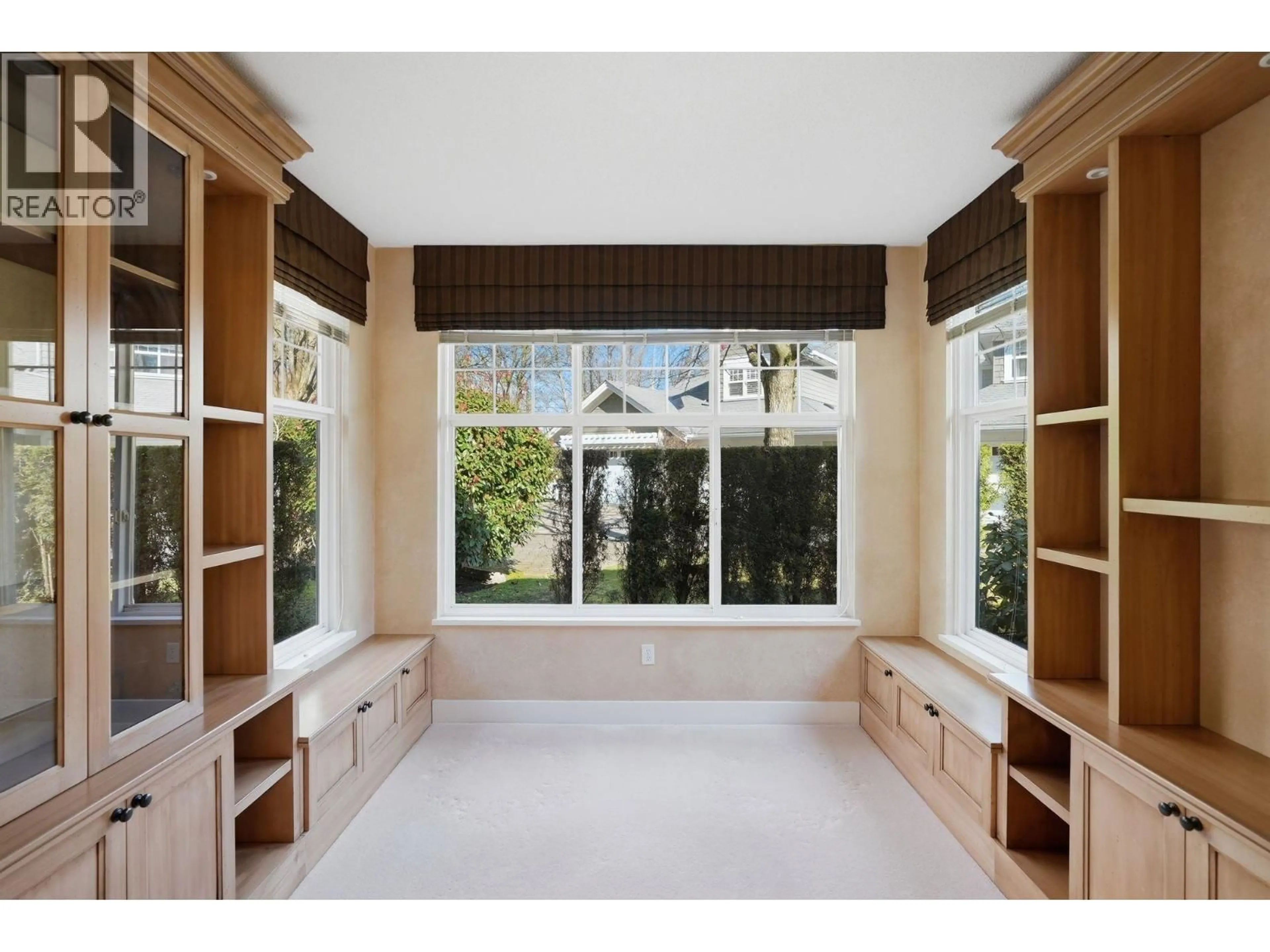 Indoor entryway for 2 - 5900 FERRY ROAD, Delta British Columbia V4K5C3