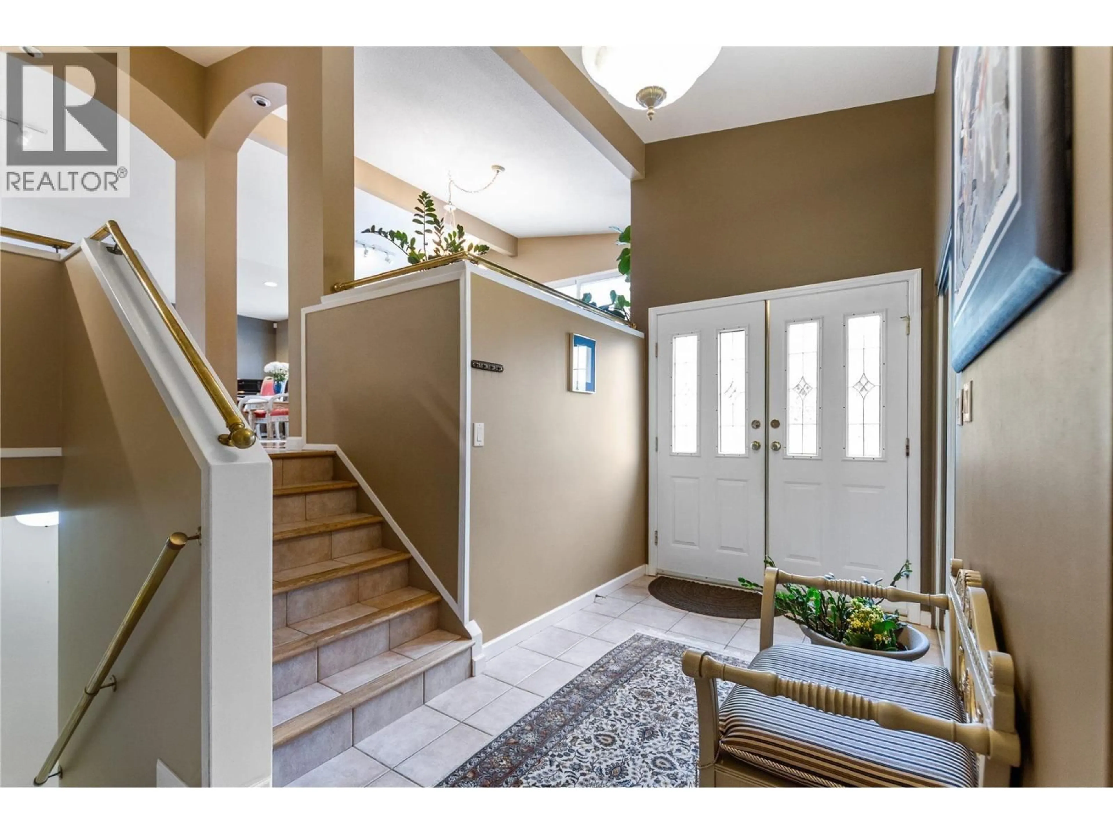 Indoor entryway for 936 CAITHNESS CRESCENT, Port Moody British Columbia V3H1C6