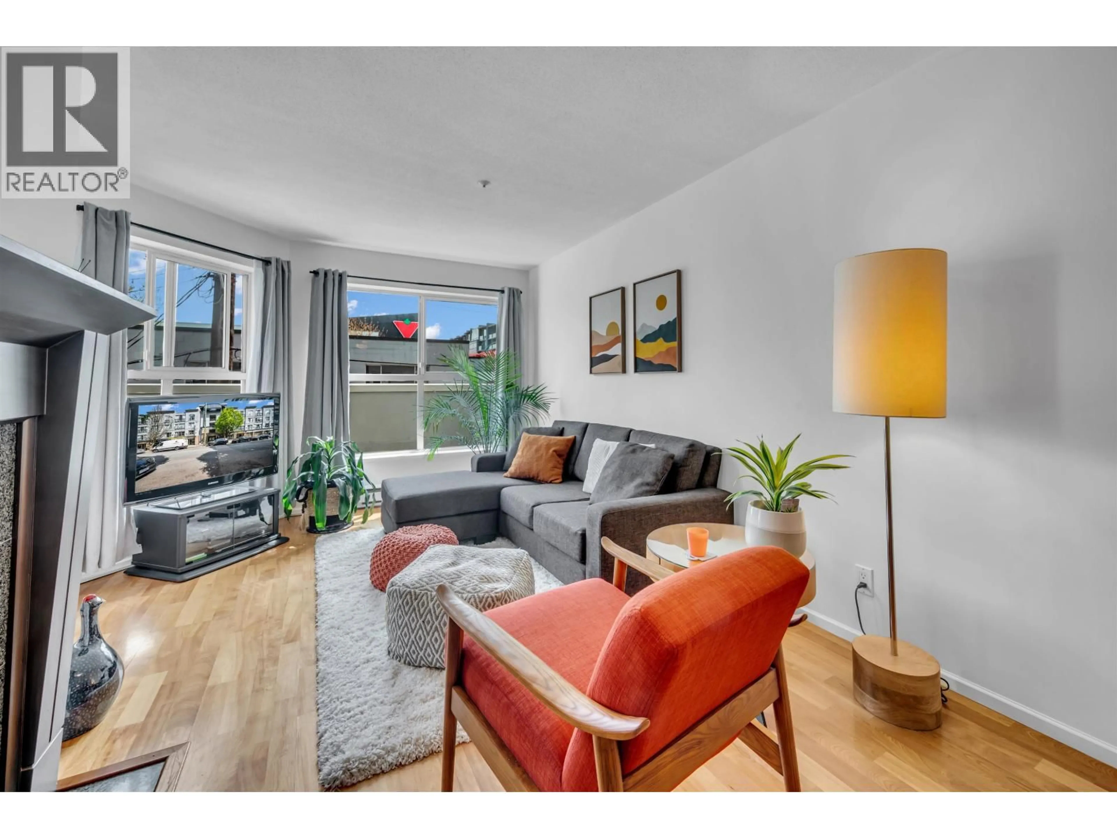 Living room with furniture, unknown for 206 - 511 7TH AVENUE, Vancouver British Columbia V5Z4R2
