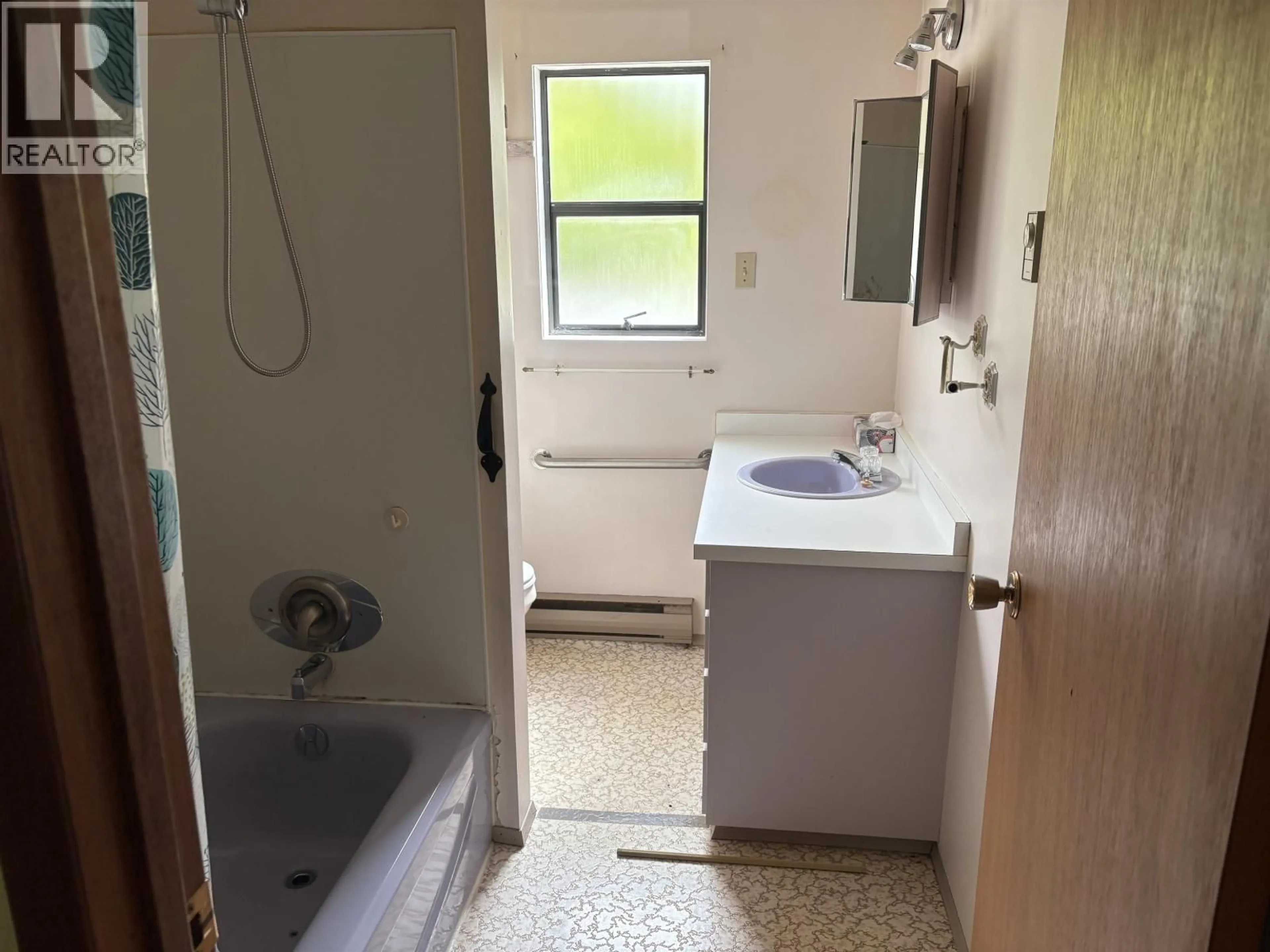 Standard bathroom, unknown for 3405 OCEANVIEW DRIVE, Daajing Giids City British Columbia V0T1S0