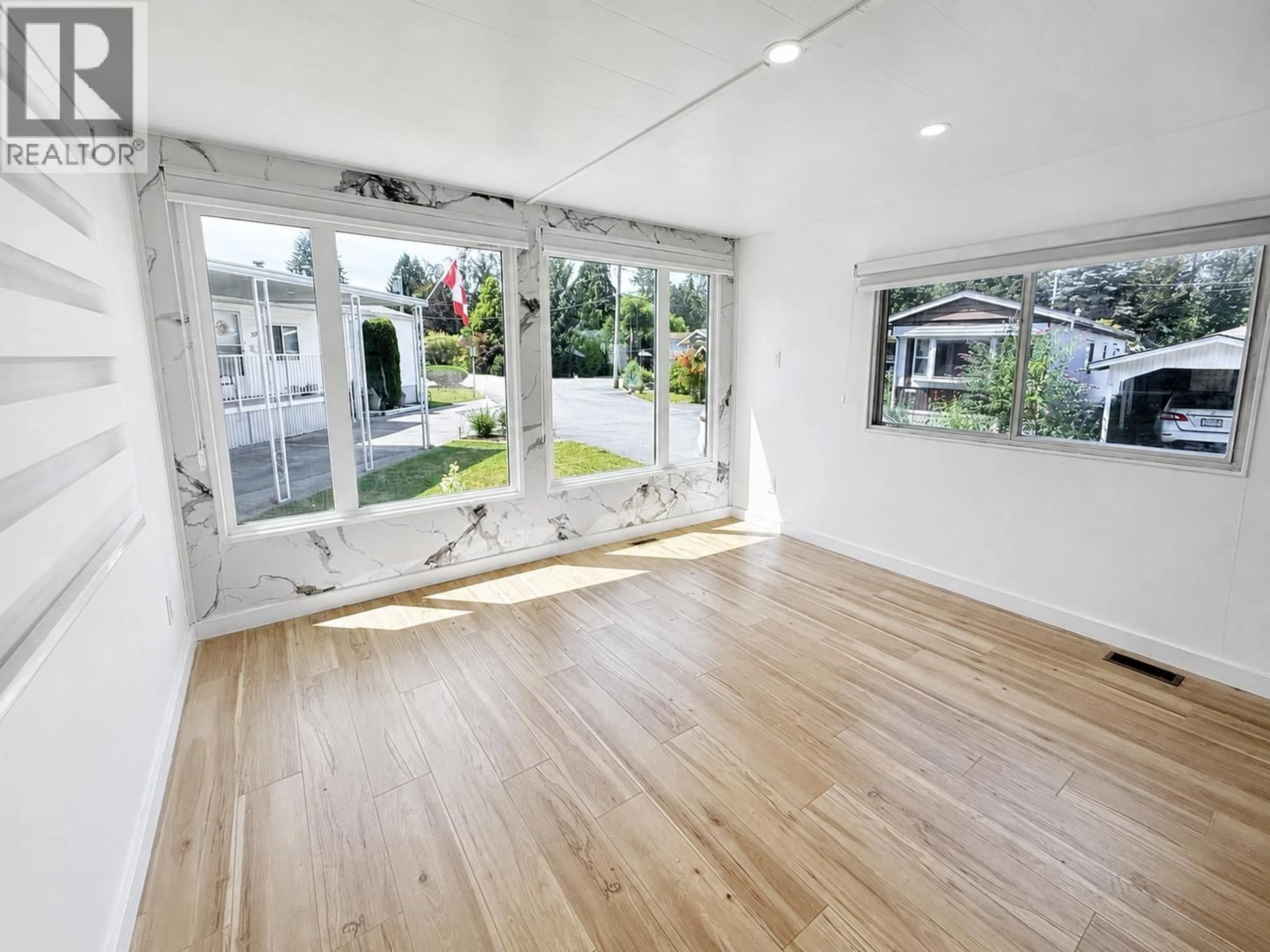 A pic of a room for 18 - 12868 229 STREET, Maple Ridge British Columbia V2X6R1