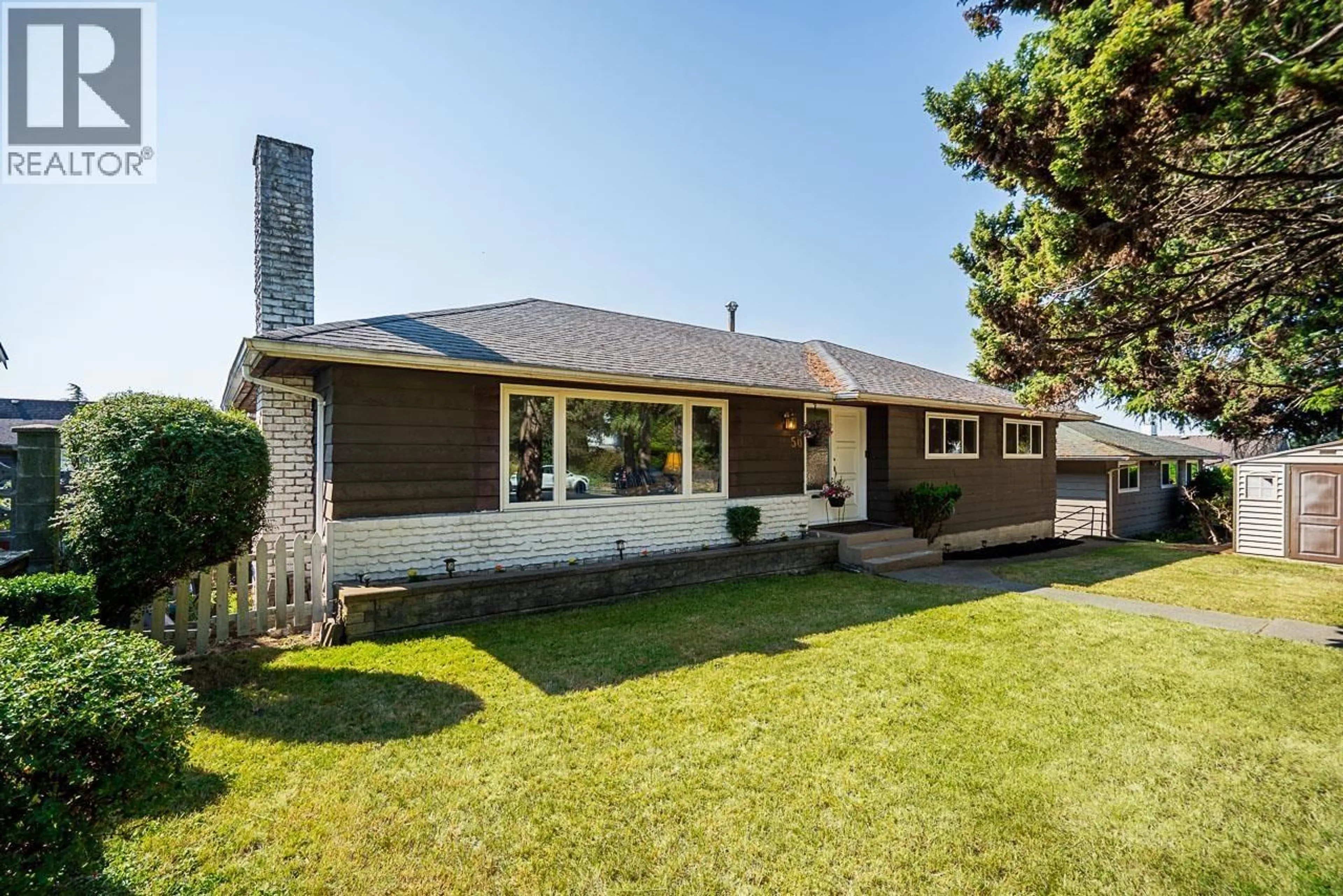 Home with brick exterior material, street for 50 EAST 10TH AVENUE, New Westminster British Columbia V3L4R5