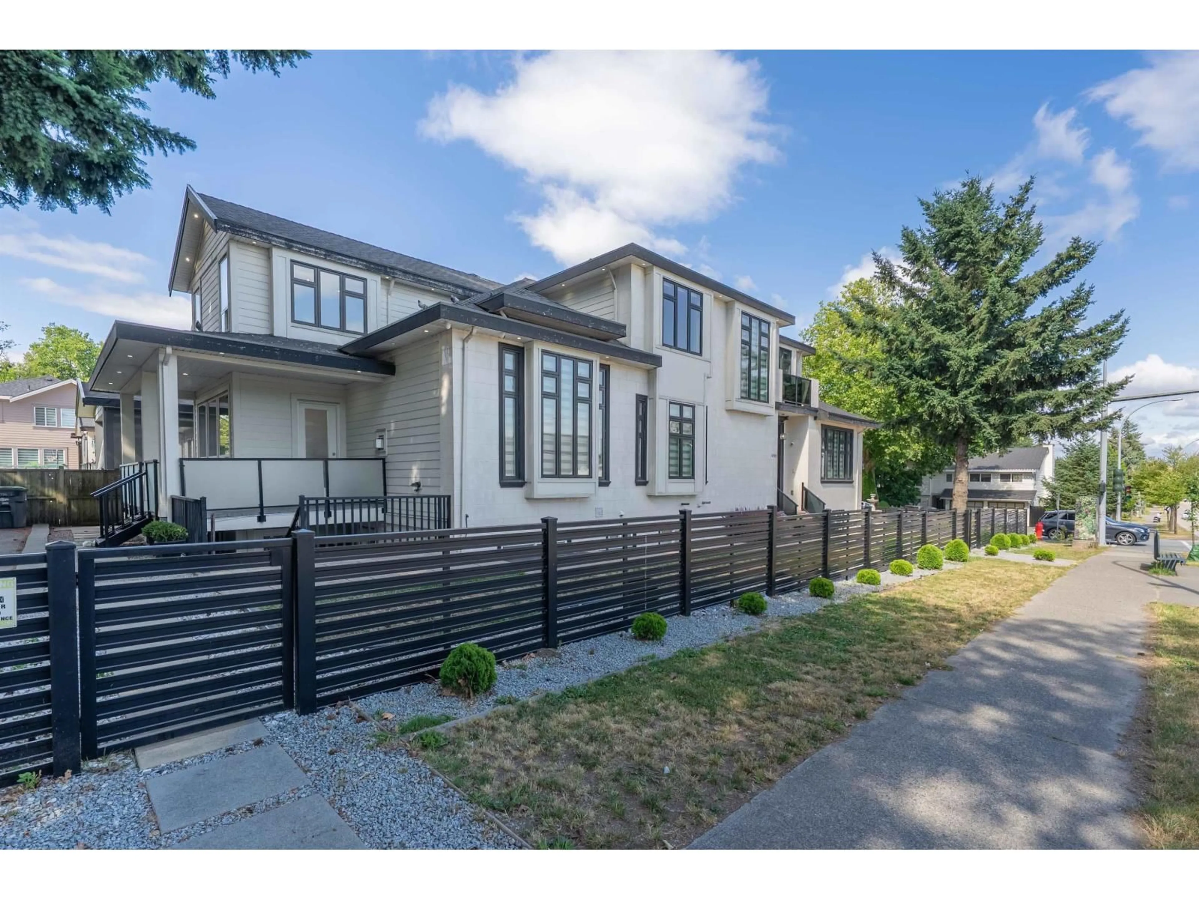Unknown for 12985 88 AVENUE, Surrey British Columbia V3W3K2