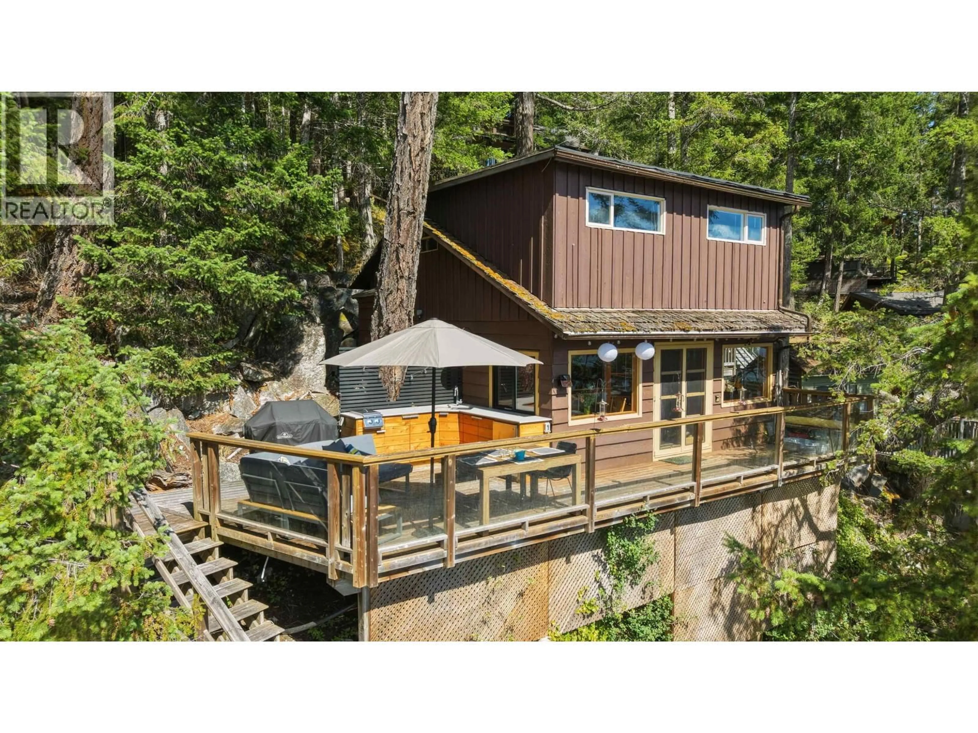 Home with vinyl exterior material, water/lake/river/ocean view for 6075 CORACLE DRIVE, Sechelt British Columbia V7Z0C9