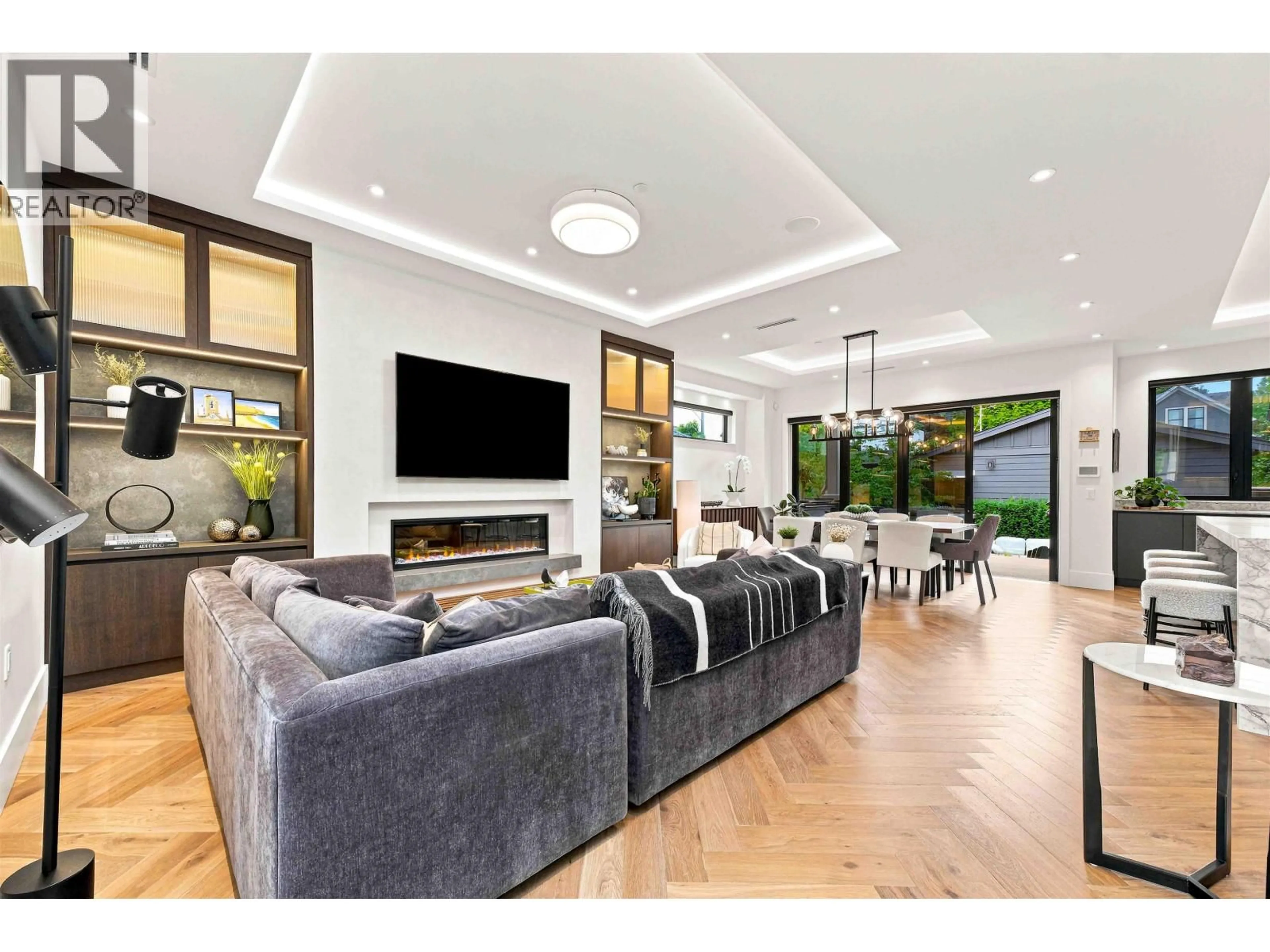 Living room with furniture, unknown for 264 17TH AVENUE, Vancouver British Columbia V5V1A7