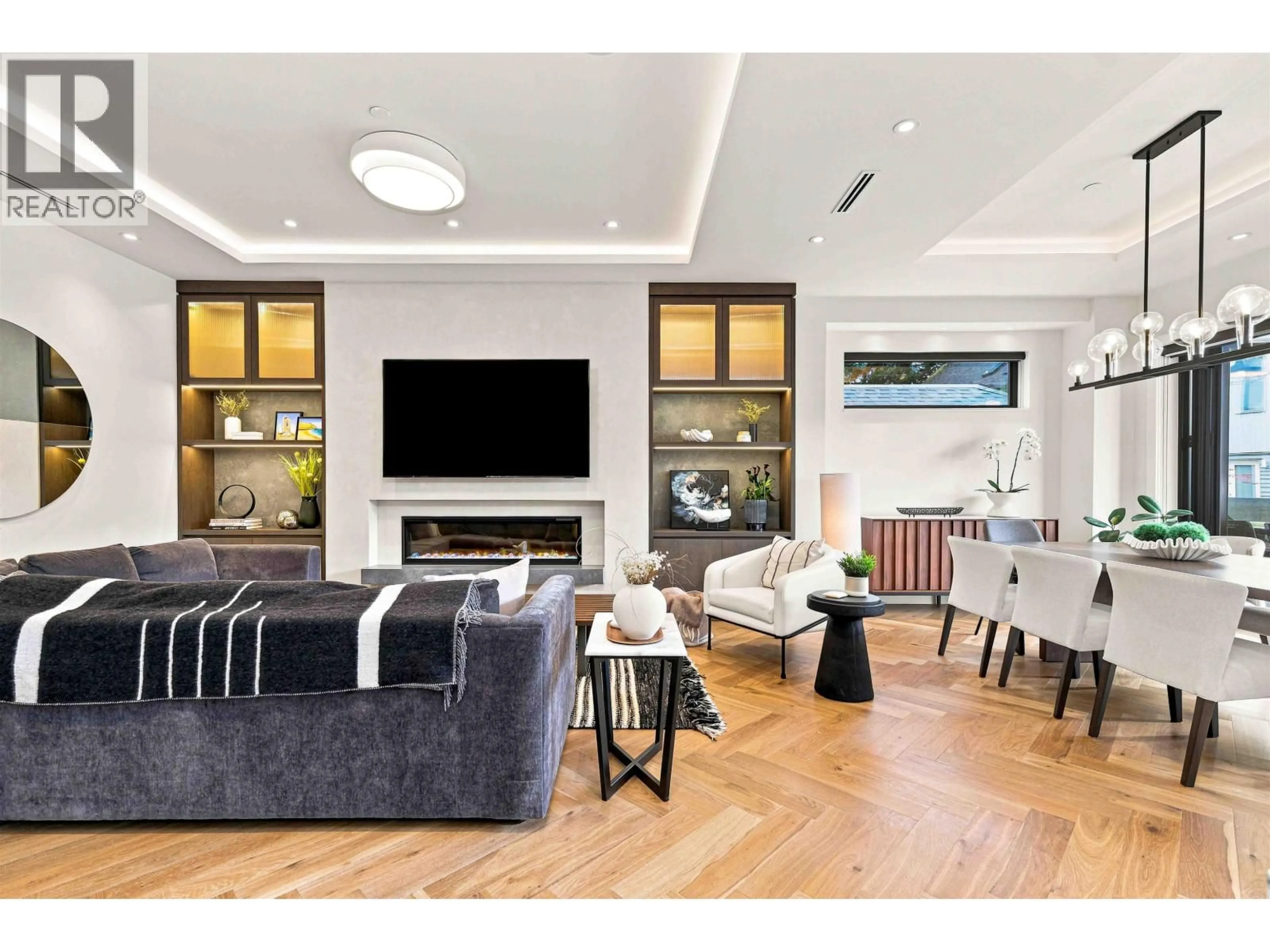 Living room with furniture, unknown for 264 17TH AVENUE, Vancouver British Columbia V5V1A7