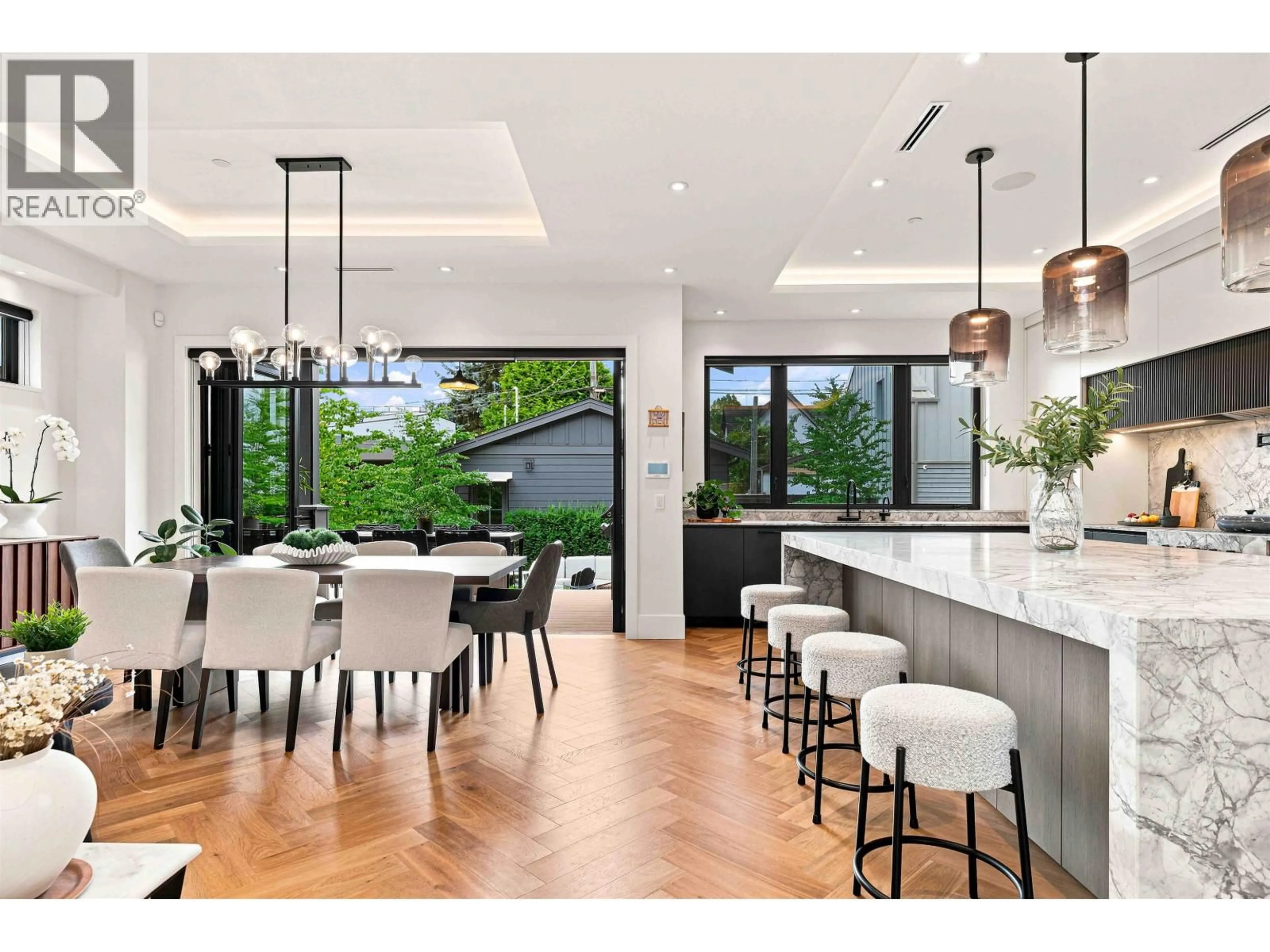Open concept kitchen, unknown for 264 17TH AVENUE, Vancouver British Columbia V5V1A7