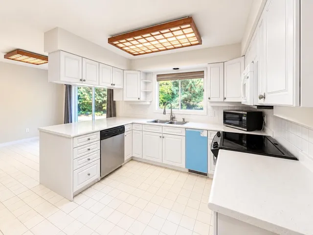 12501 53 AVENUE, Surrey 3