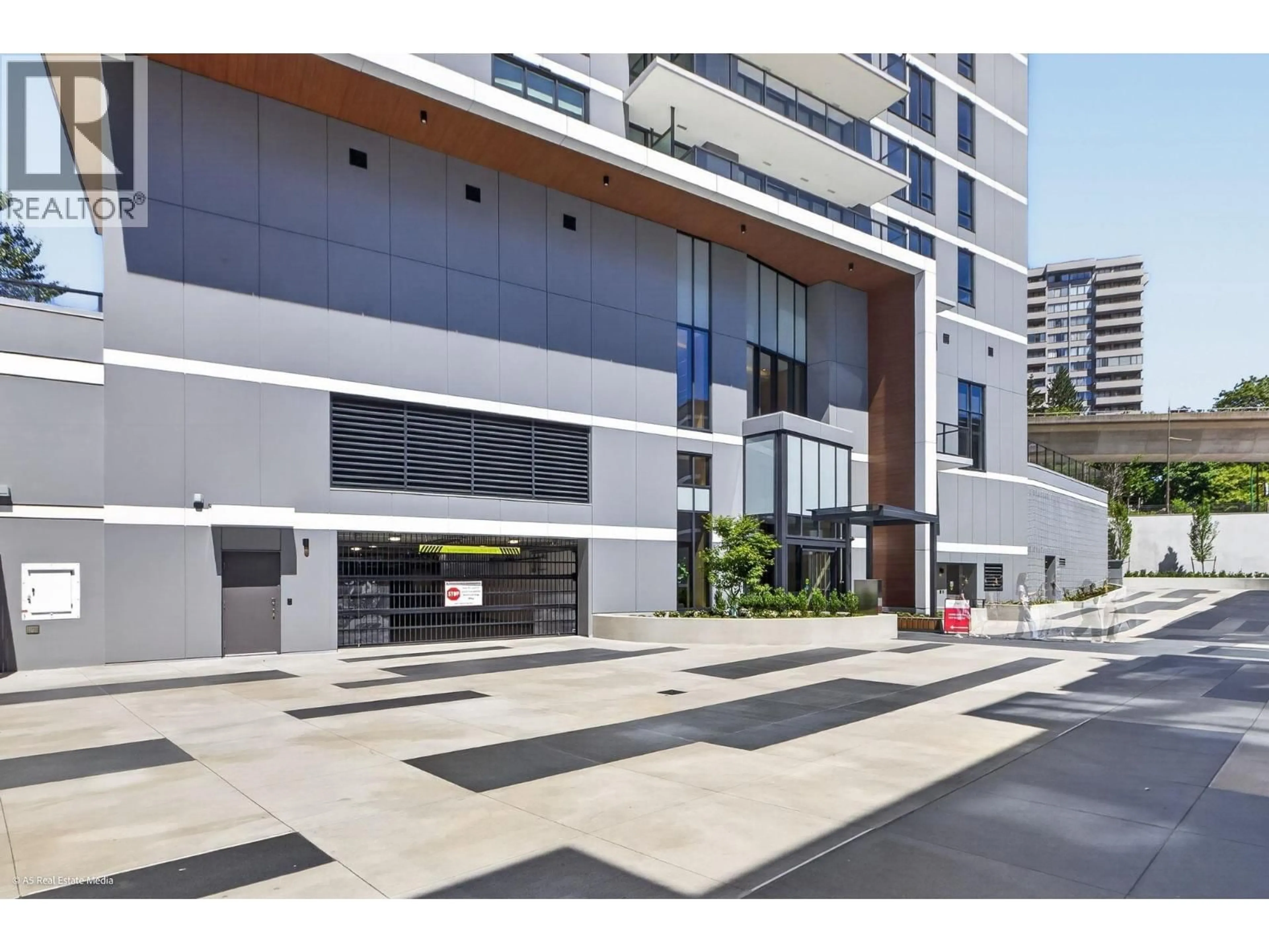Indoor foyer for 2508 - 2135 SPRINGER AVENUE, Burnaby British Columbia V5B0C1