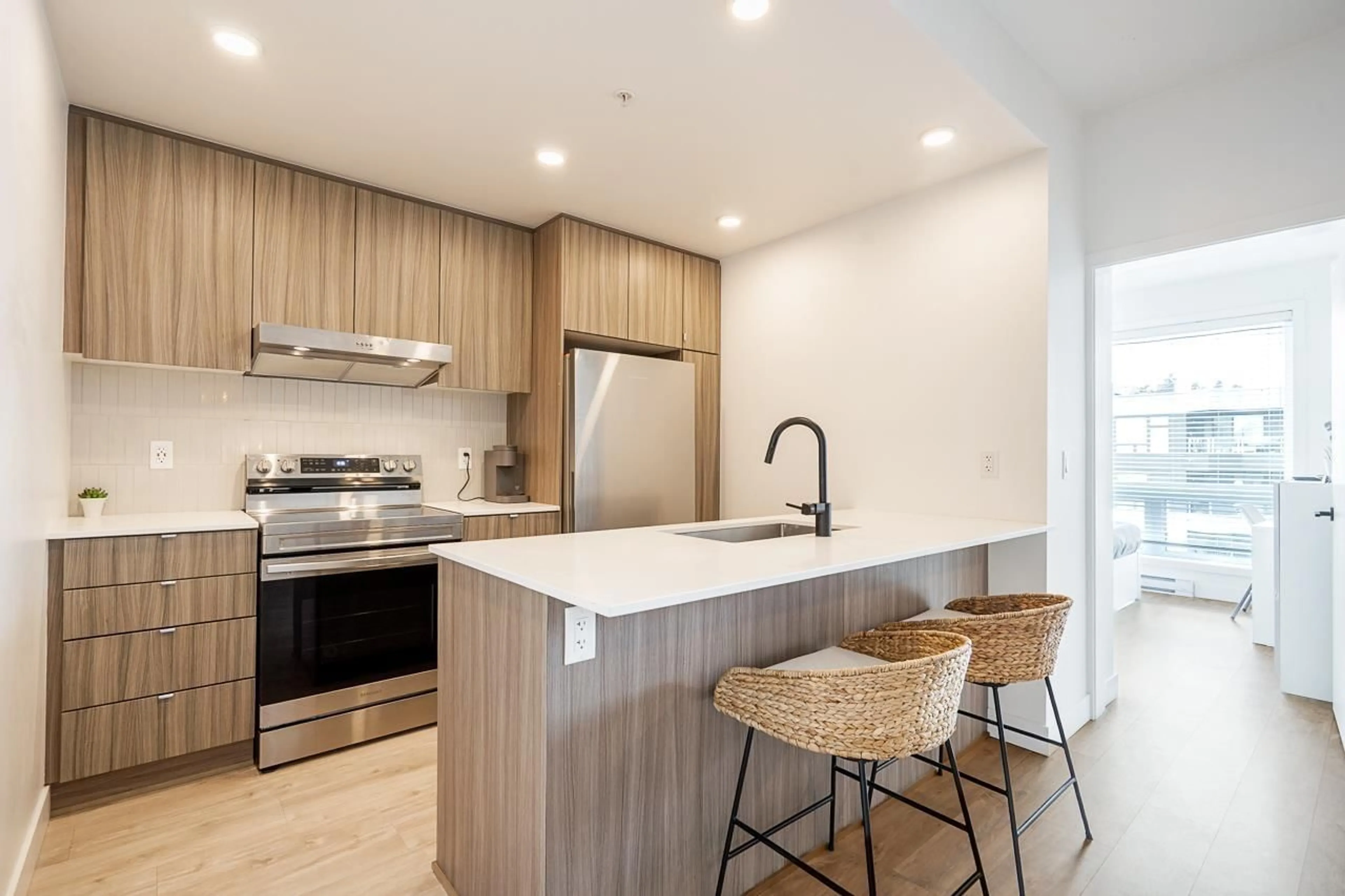 Open concept kitchen, unknown for 609 - 32838 LANDEAU PLACE, Abbotsford British Columbia V2S0M6