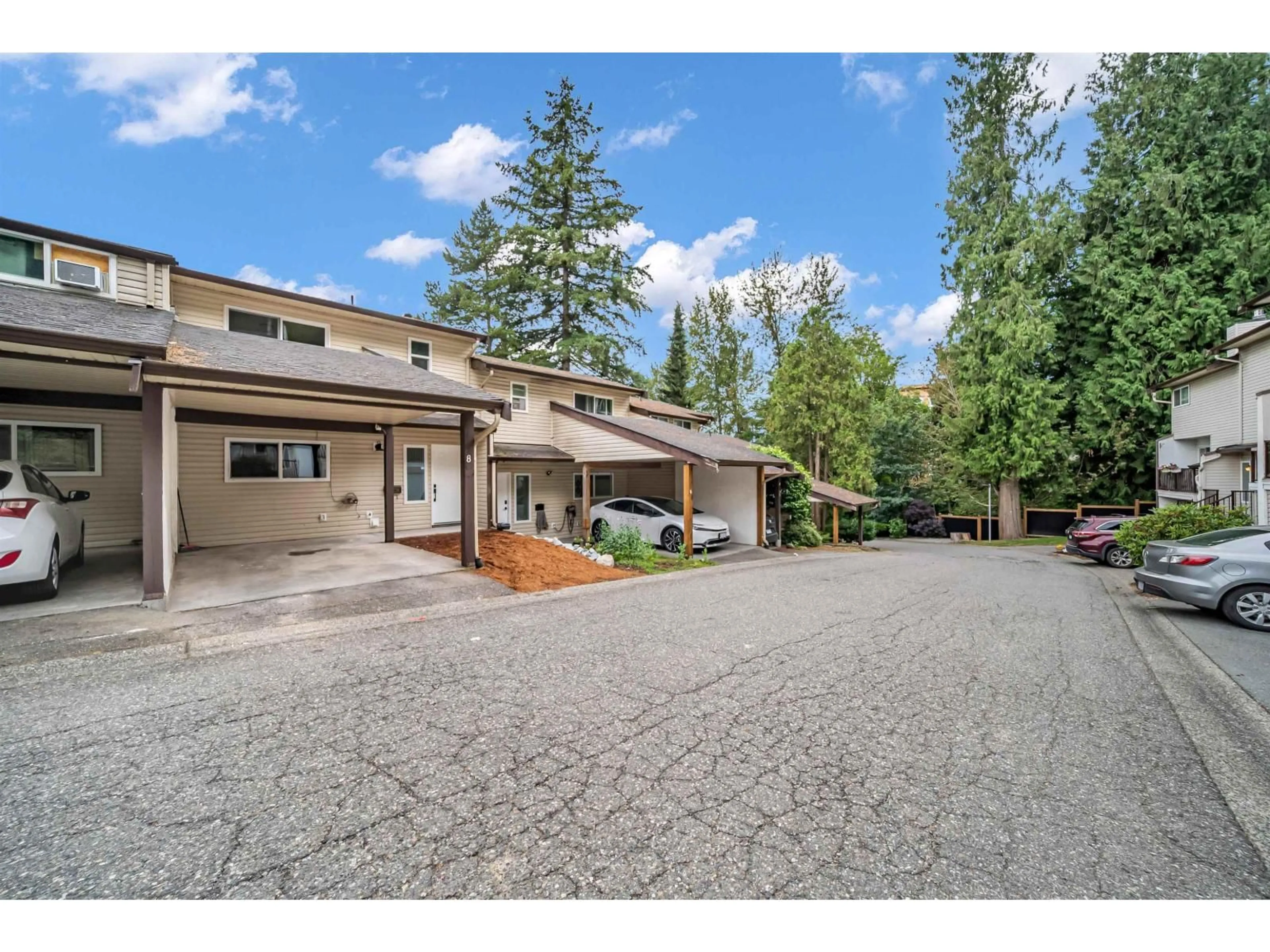 A pic from outside/outdoor area/front of a property/back of a property/a pic from drone, street for 8 - 32705 FRASER CRESCENT, Mission British Columbia V2V1C9