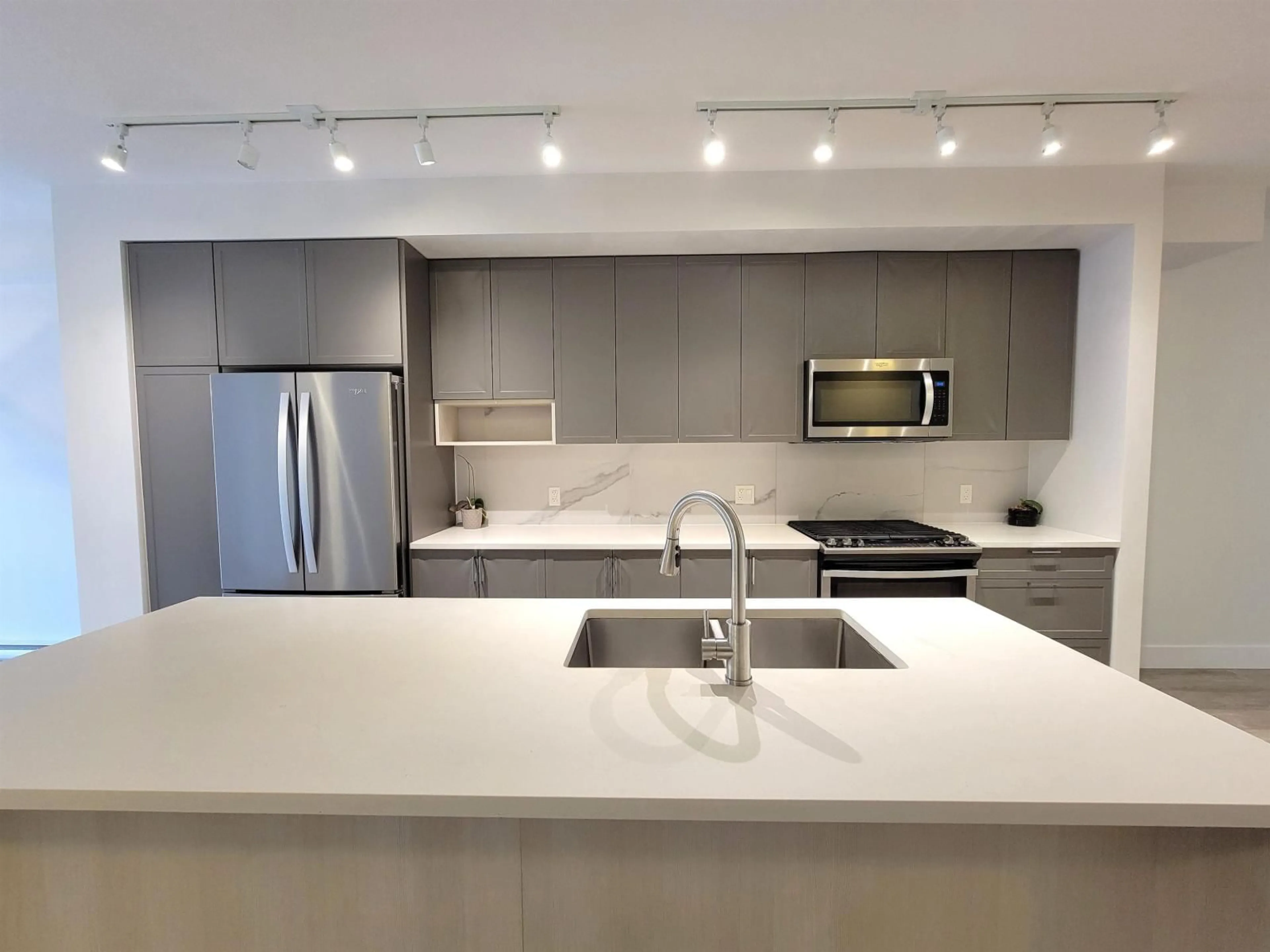 Open concept kitchen, unknown for 40 - 9718 161A STREET, Surrey British Columbia V4N6S7