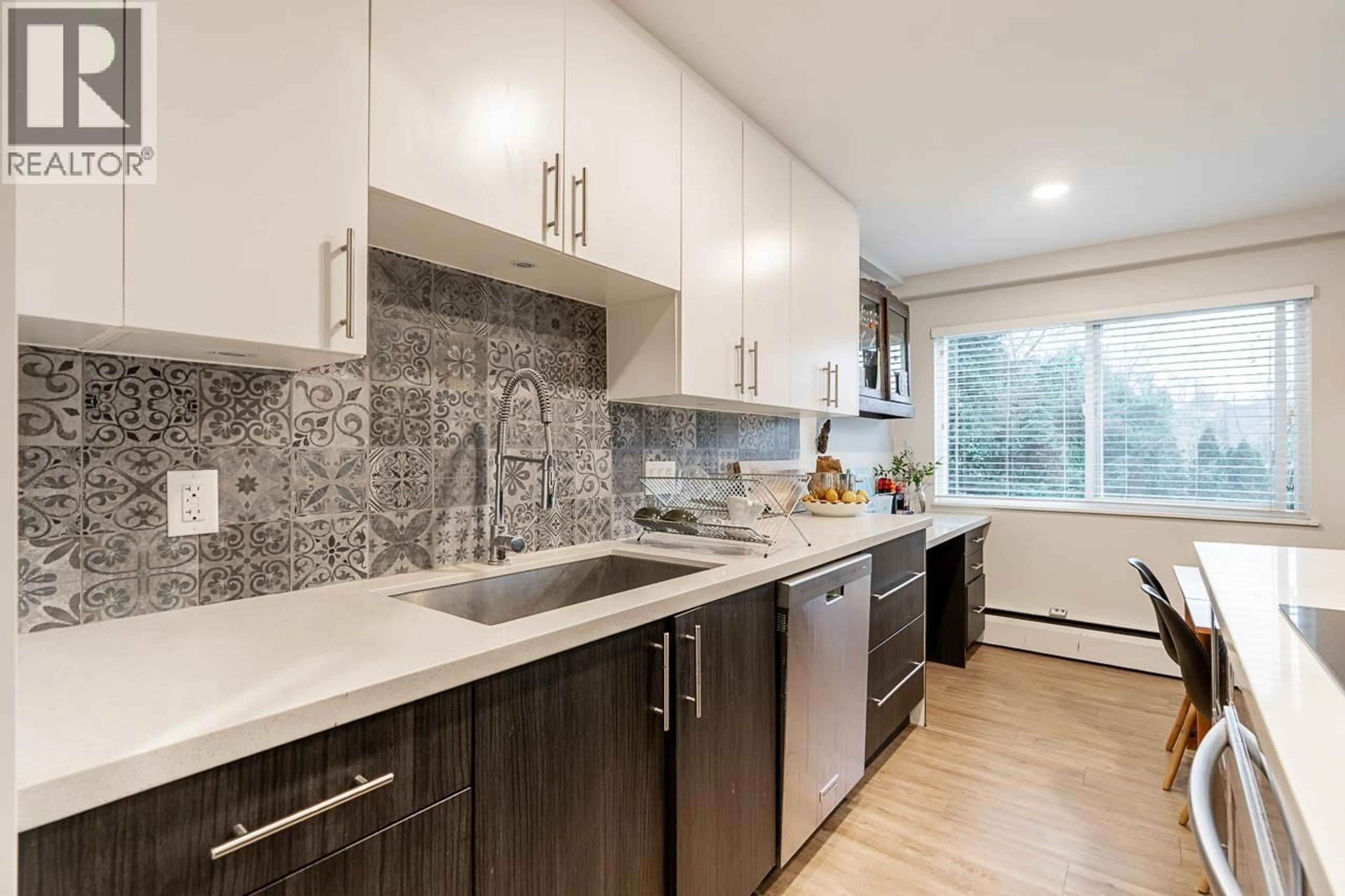Contemporary kitchen, ceramic/tile floor for 213 - 36 14TH AVENUE, Vancouver British Columbia V5T4C9
