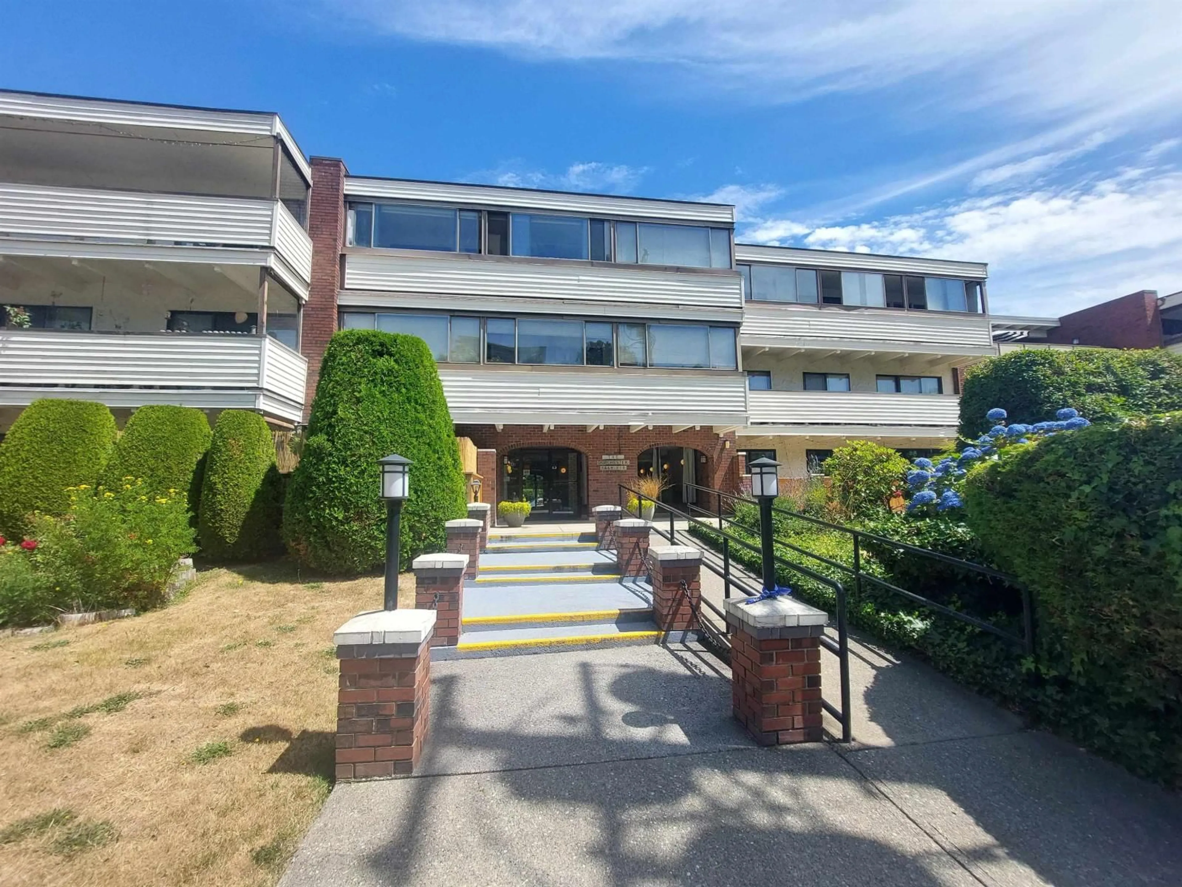 Unknown for 205 - 1448 FIR STREET, White Rock British Columbia V4B4B4
