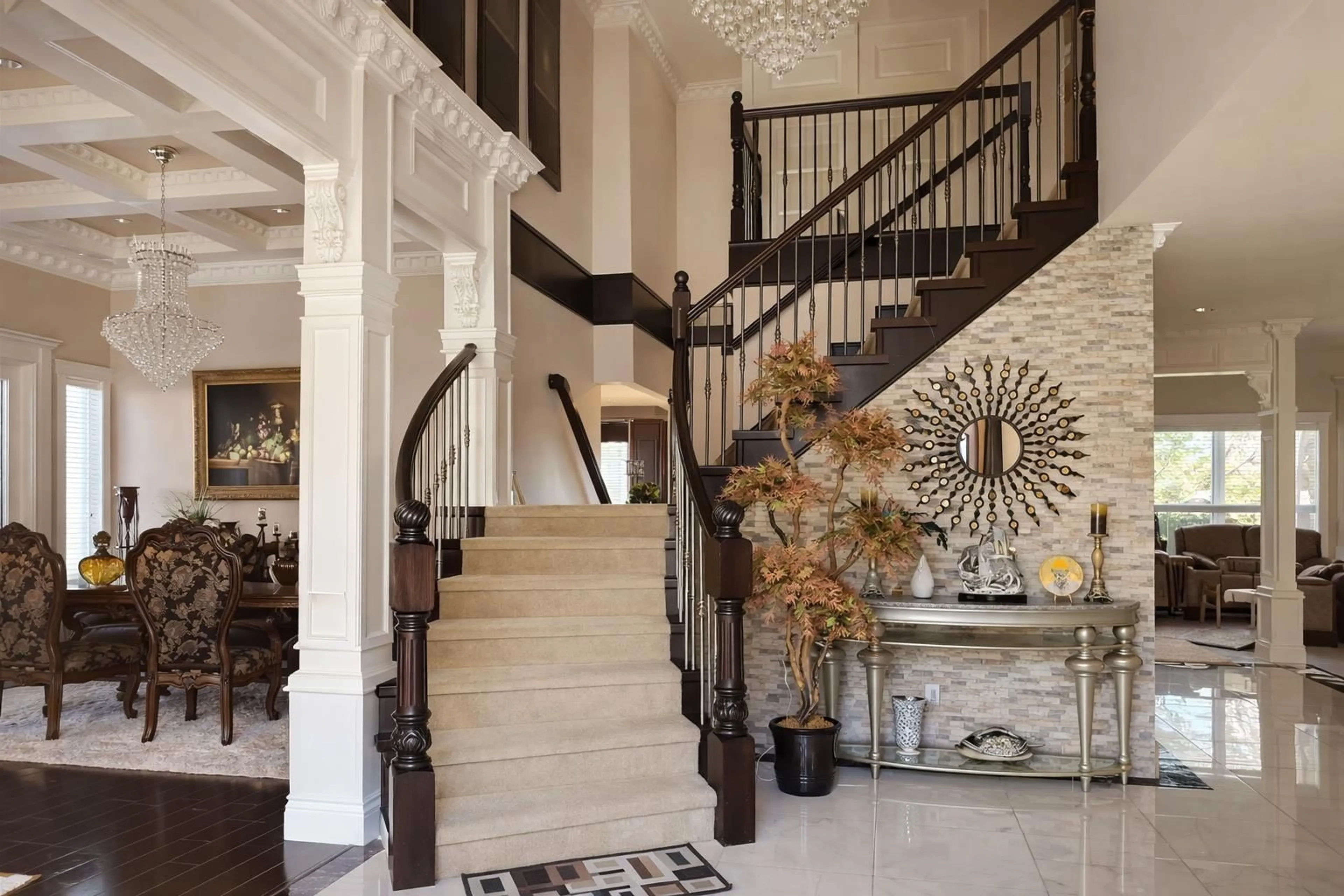Indoor foyer for 14047 61 AVENUE, Surrey British Columbia V3X1E2