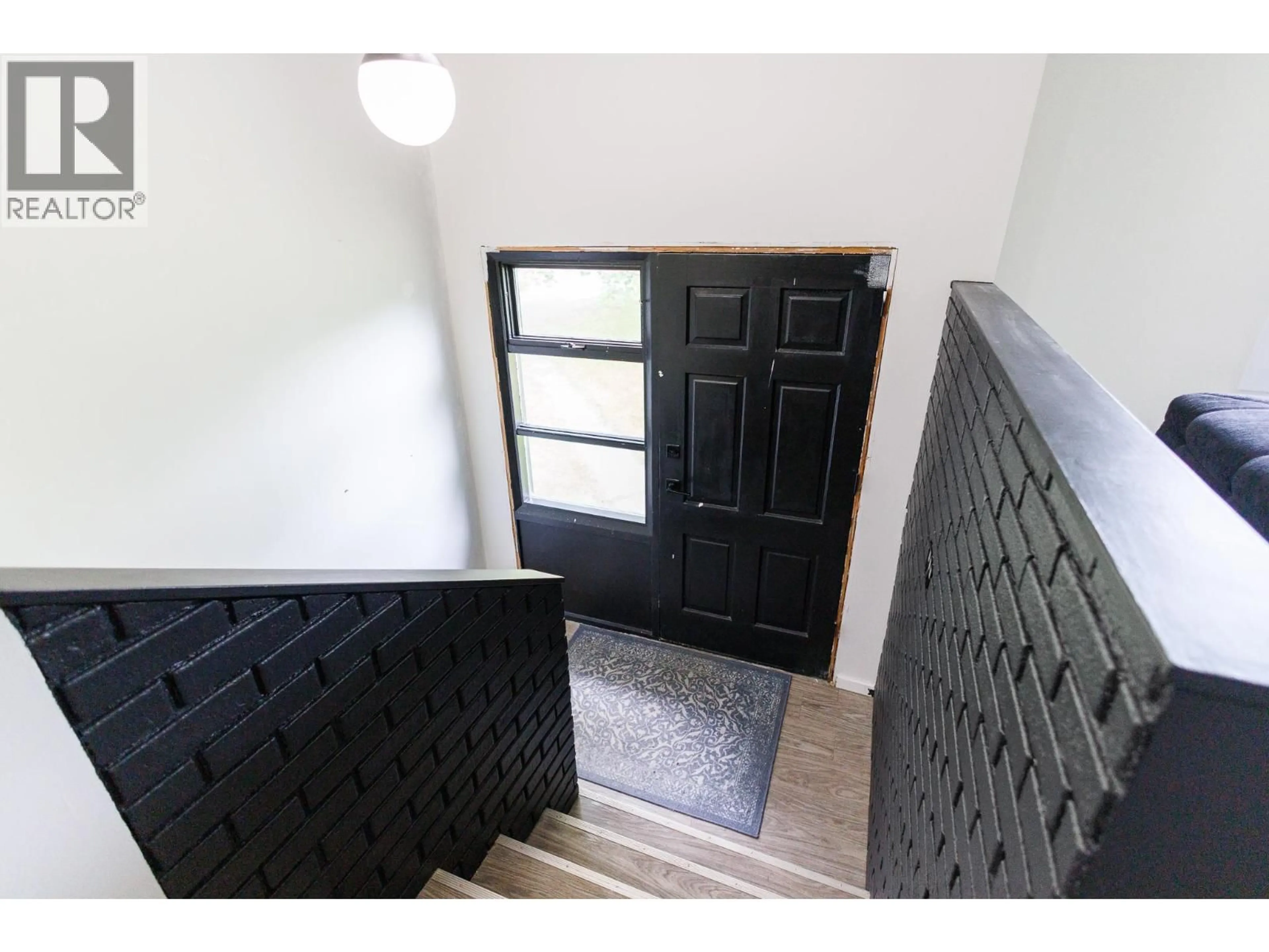 Indoor entryway for 3292 KOFOED DRIVE, Thornhill British Columbia V8G3P7