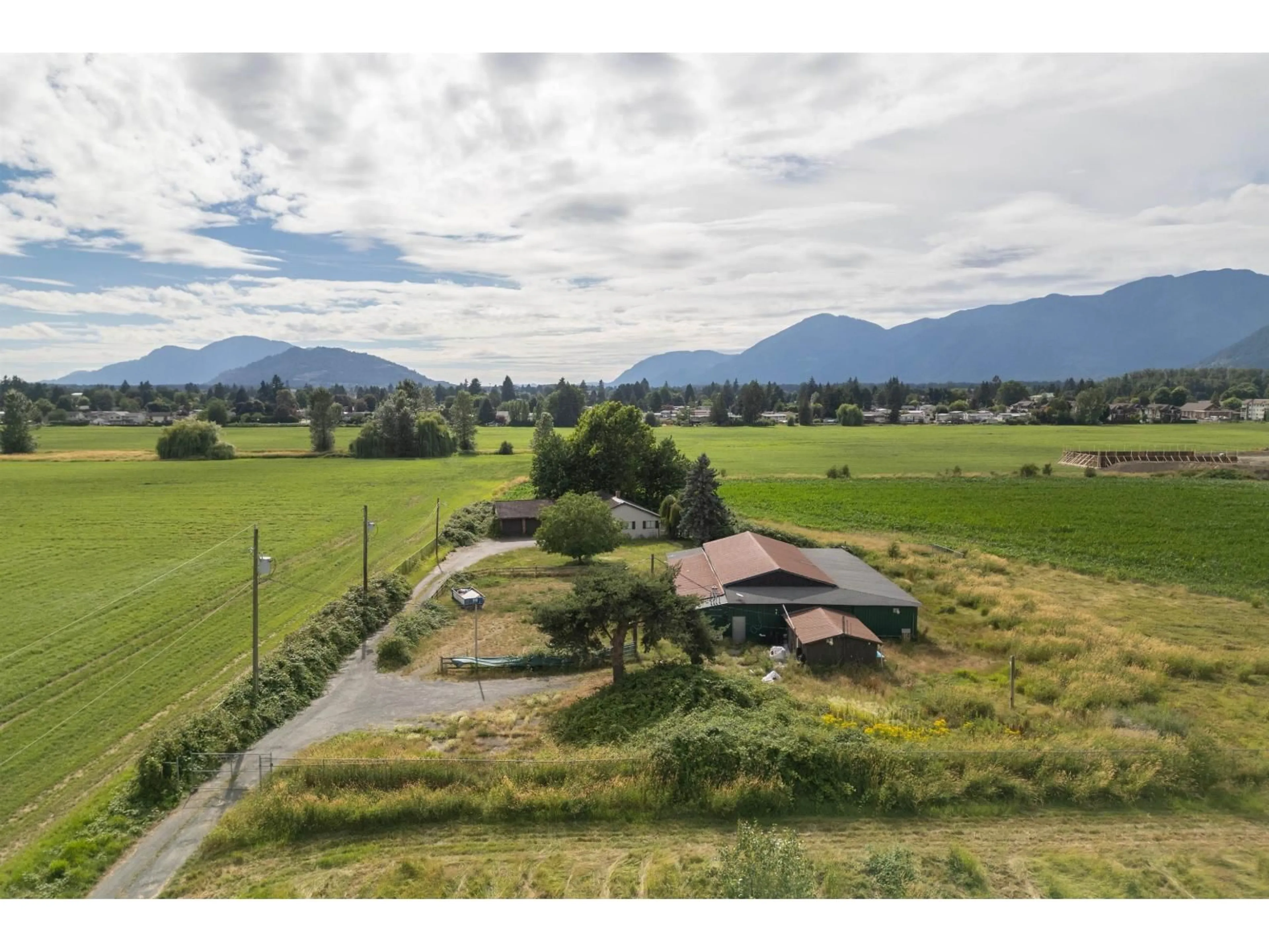 A pic from outside/outdoor area/front of a property/back of a property/a pic from drone, mountain view for 9575 PREST ROAD, Chilliwack British Columbia V2P8E3